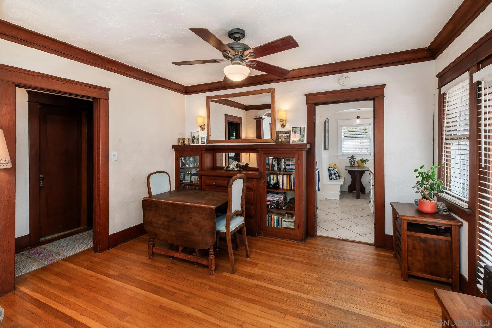 https://cdn.realtyfeed.com/cdn/127/260022812/71a229922af09481f10745e3f7adf4ac.webp