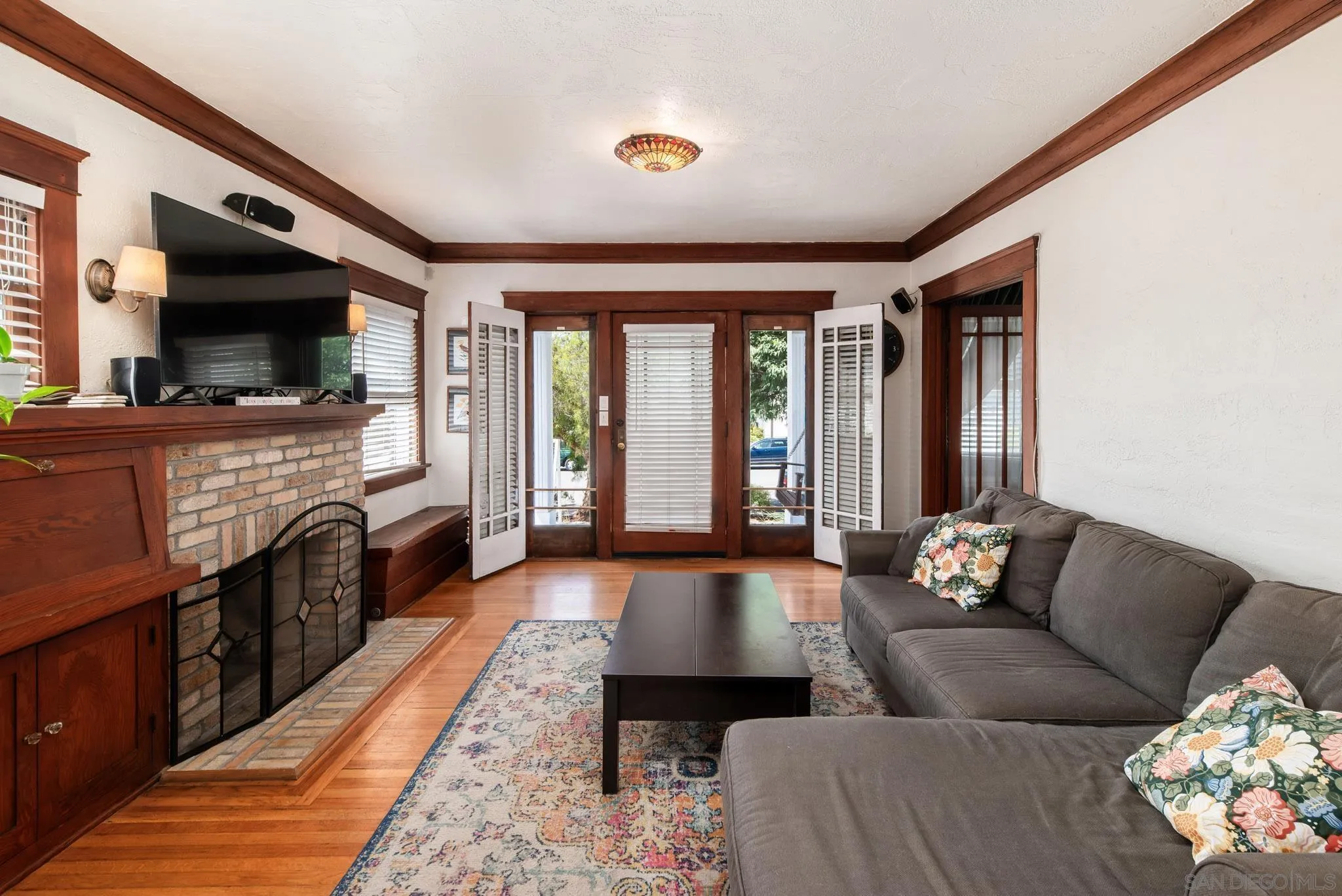 https://cdn.realtyfeed.com/cdn/127/260022812/bc0f990d1537b9a7d0a401cc98b39ec6.webp