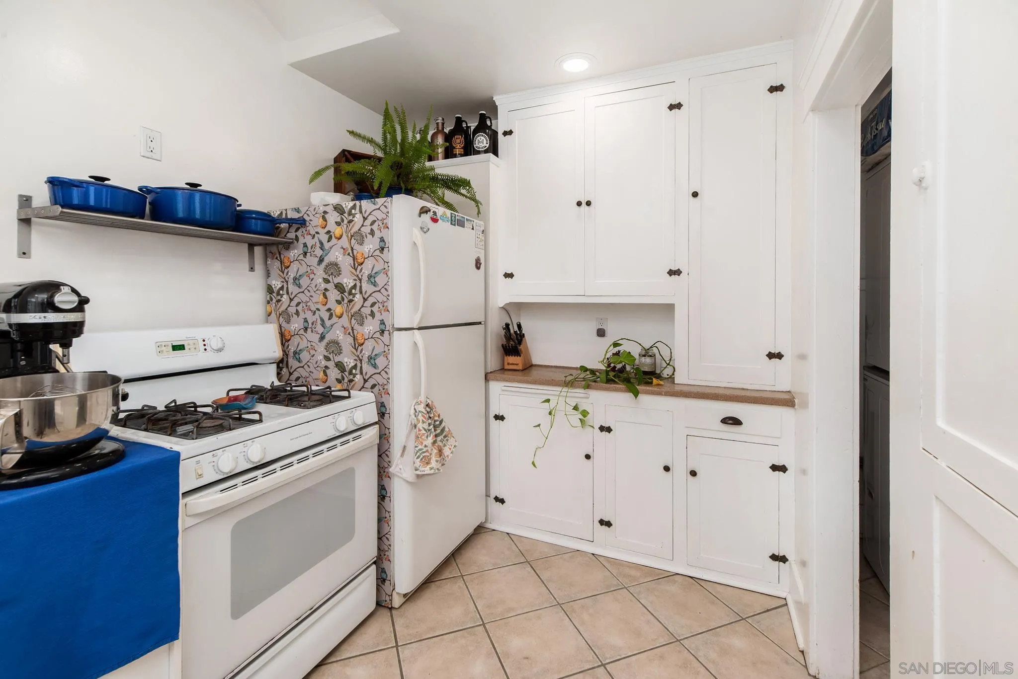 https://cdn.realtyfeed.com/cdn/127/260022812/d0c40028396c6a874750f71862aa9c36.webp