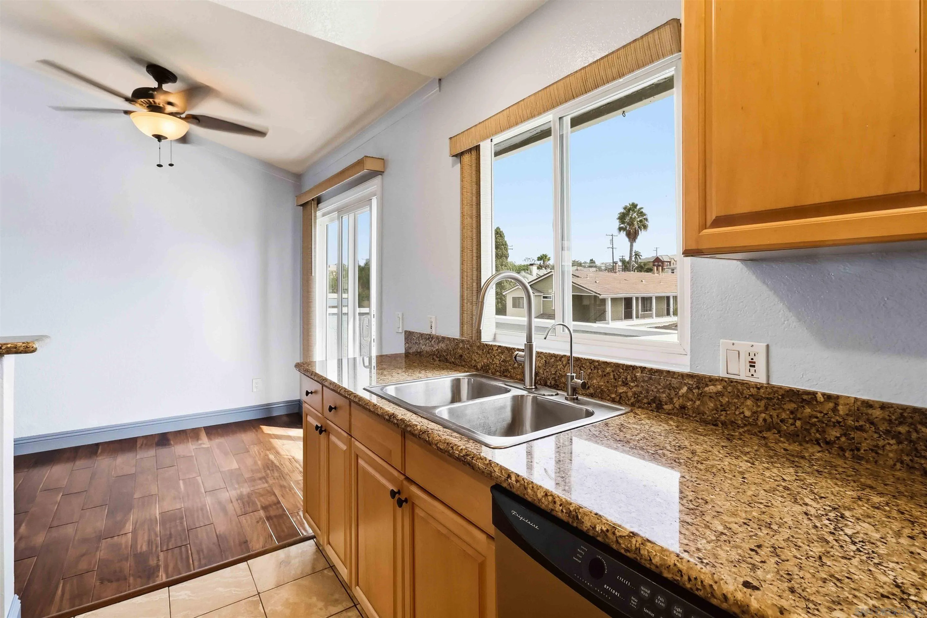 https://cdn.realtyfeed.com/cdn/127/260022813/43d12c035b91c1db48f417f6c634c95a.webp