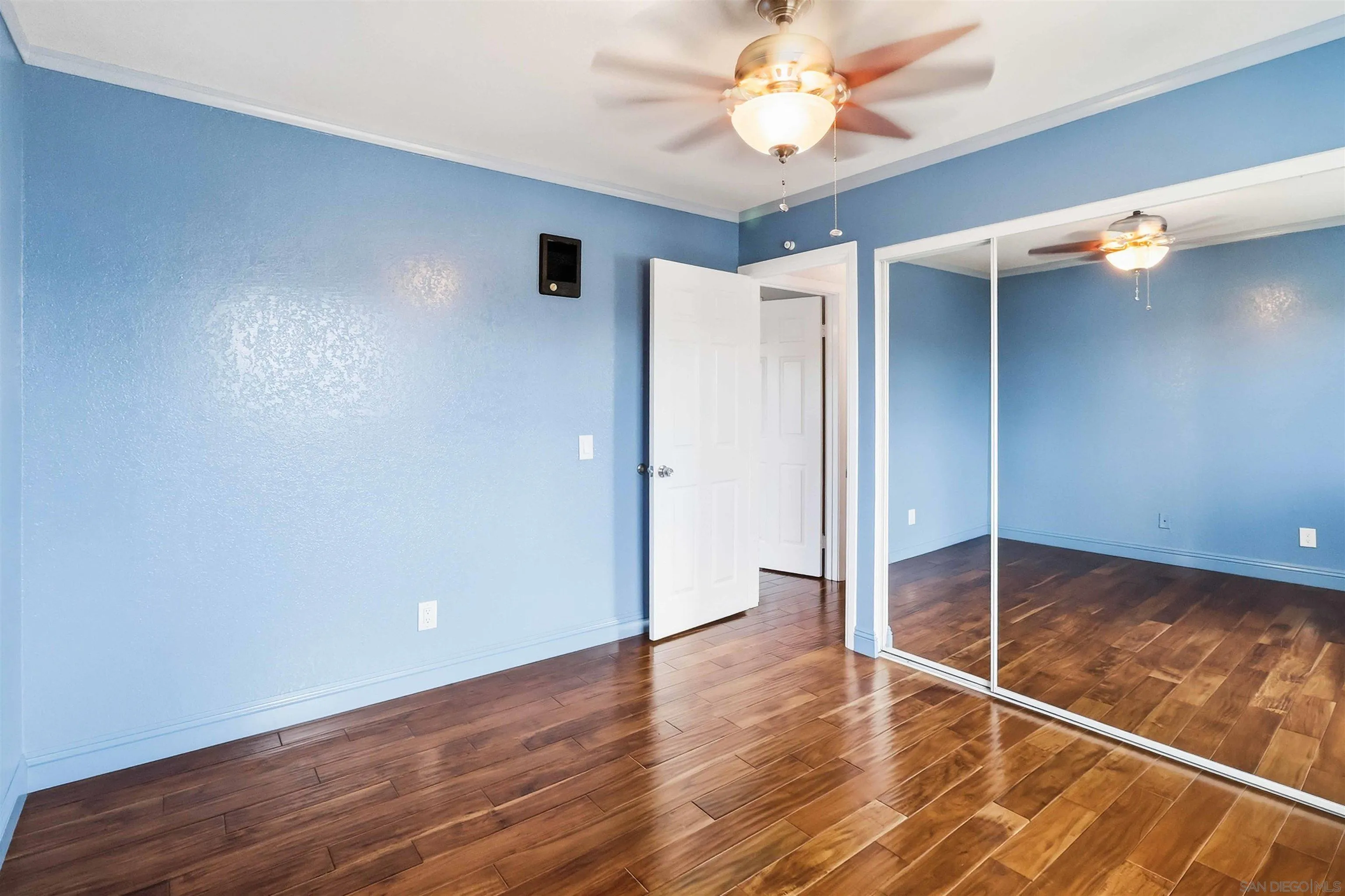 https://cdn.realtyfeed.com/cdn/127/260022813/d29afdd416c3d9219c52db0609414c10.webp