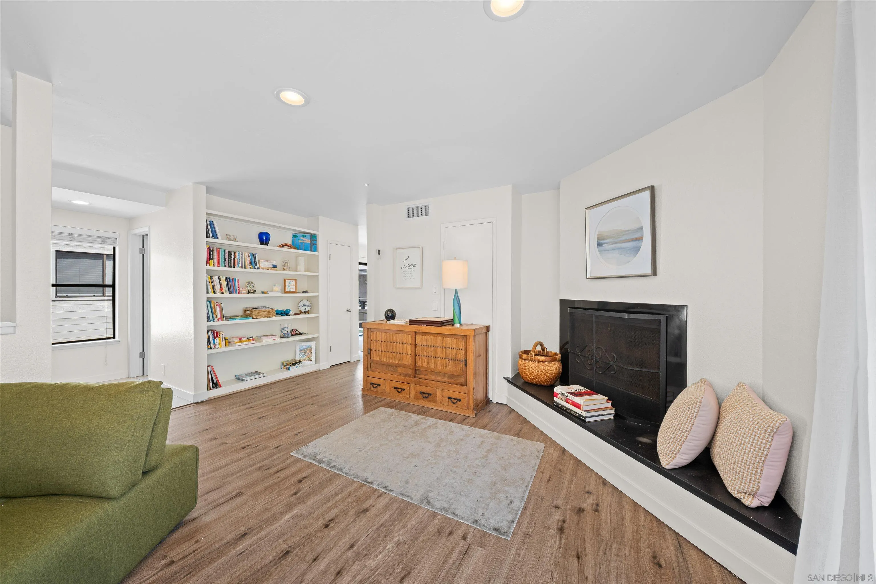 https://cdn.realtyfeed.com/cdn/127/260022816/25cd84f6b344fe1633ce26aa67ddeb99.webp