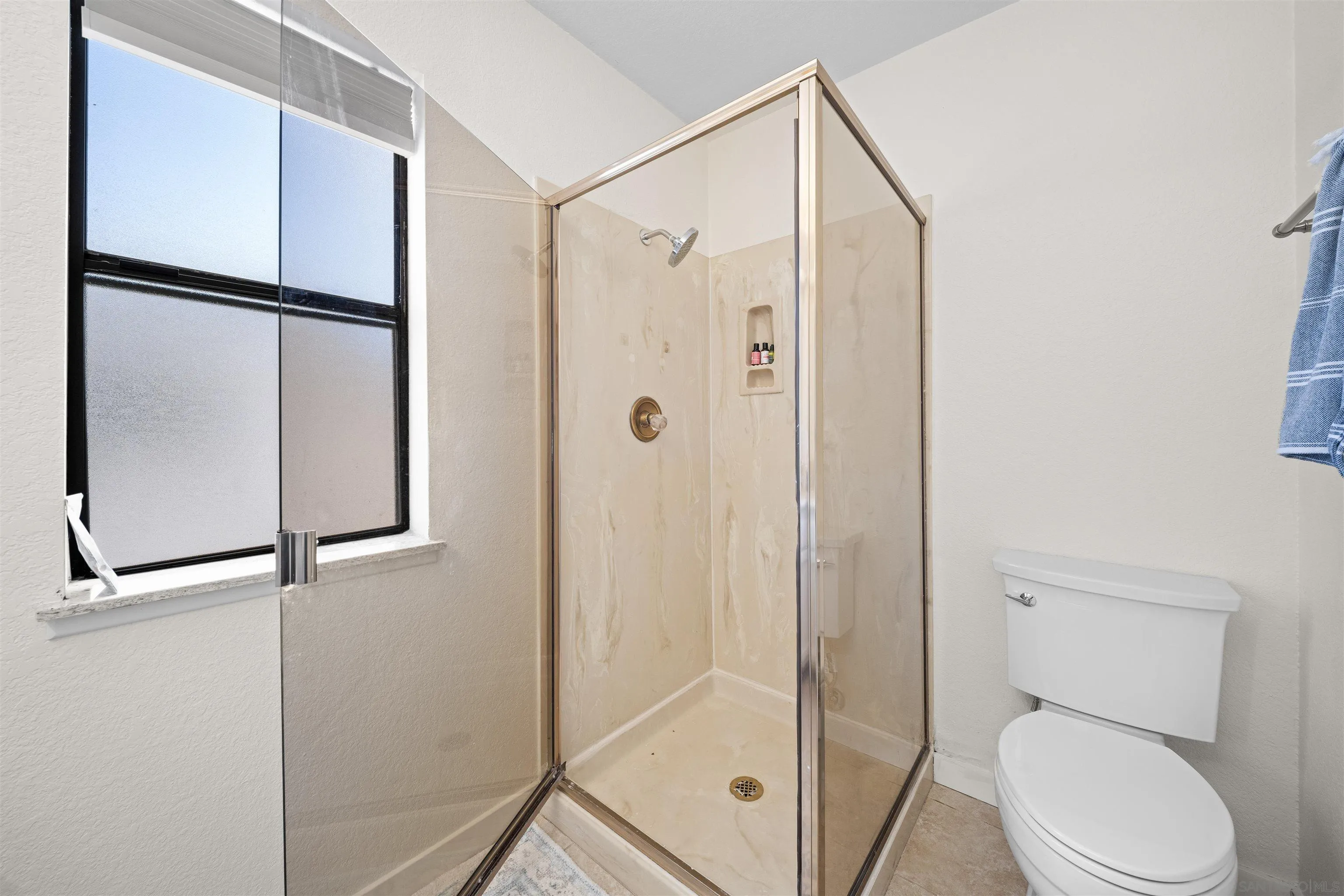 https://cdn.realtyfeed.com/cdn/127/260022816/6e5aae9be2254e47bd9d125d0f0840ec.webp
