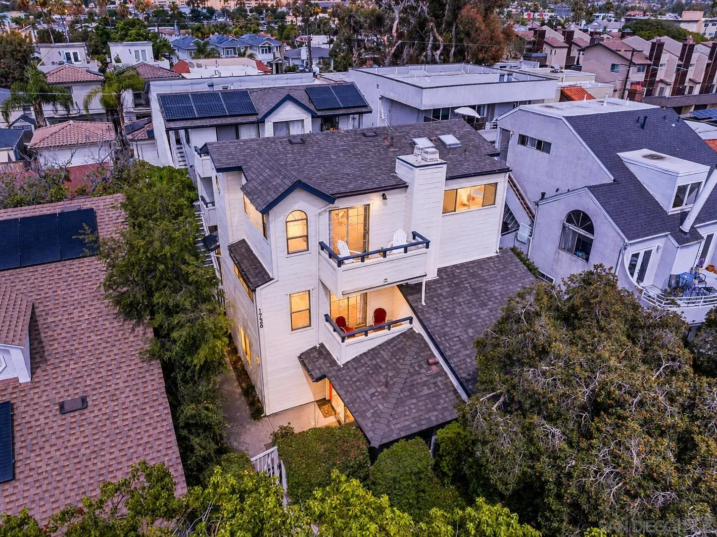 https://cdn.realtyfeed.com/cdn/127/260022816/921363fea5ce717a3e55d5ac6a11055e.webp
