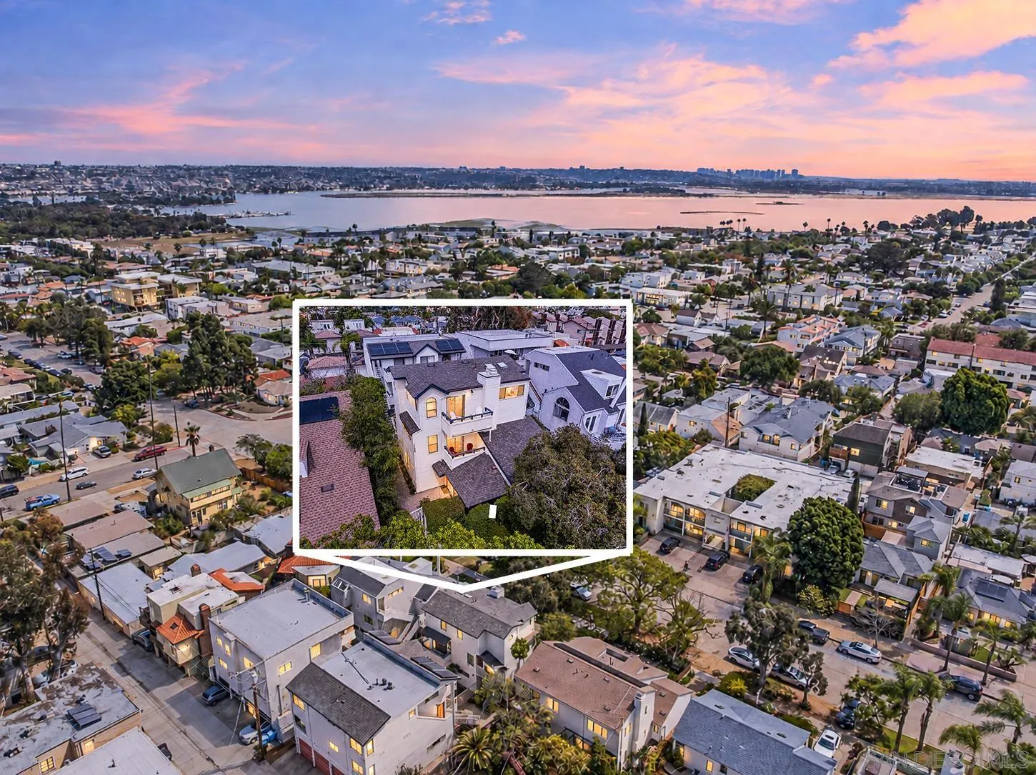 https://cdn.realtyfeed.com/cdn/127/260022816/d1b5dfab84c5e47b70e234de90d9b284.webp