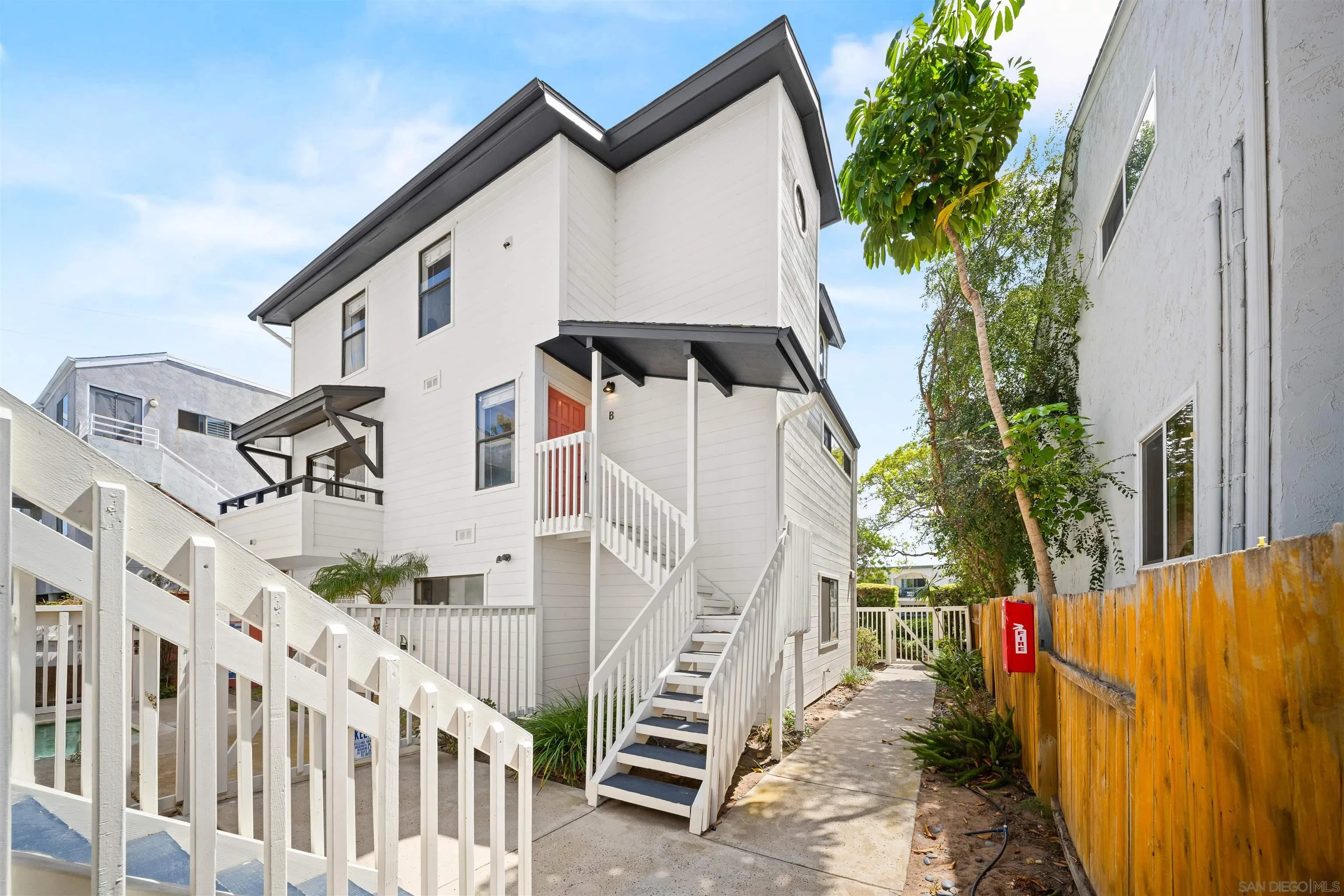 https://cdn.realtyfeed.com/cdn/127/260022816/e43fbb9e50ed882379623f92e1bbbf58.webp
