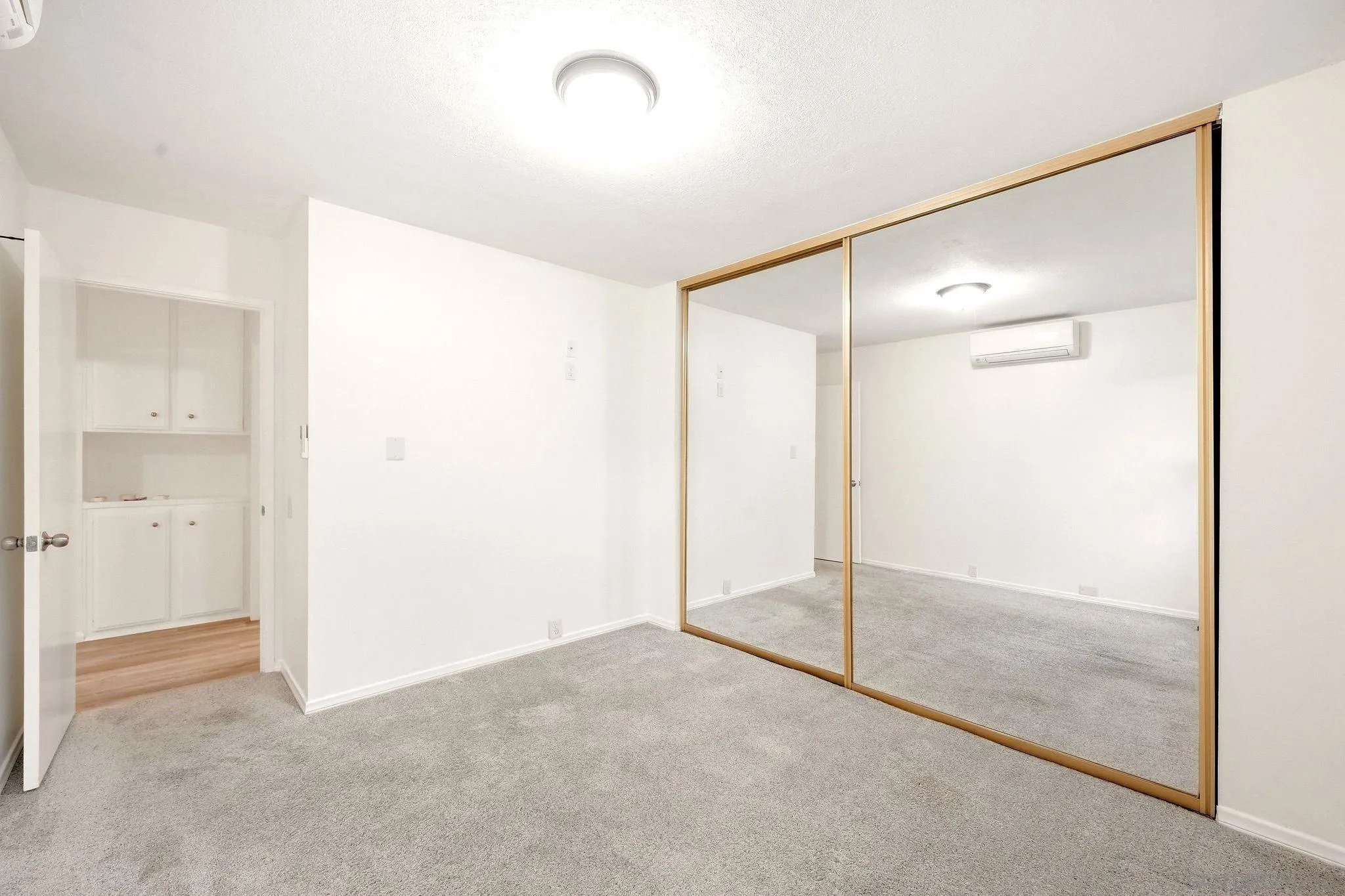 https://cdn.realtyfeed.com/cdn/127/260022817/cad72a46e179e45c293c2f038c457870.webp