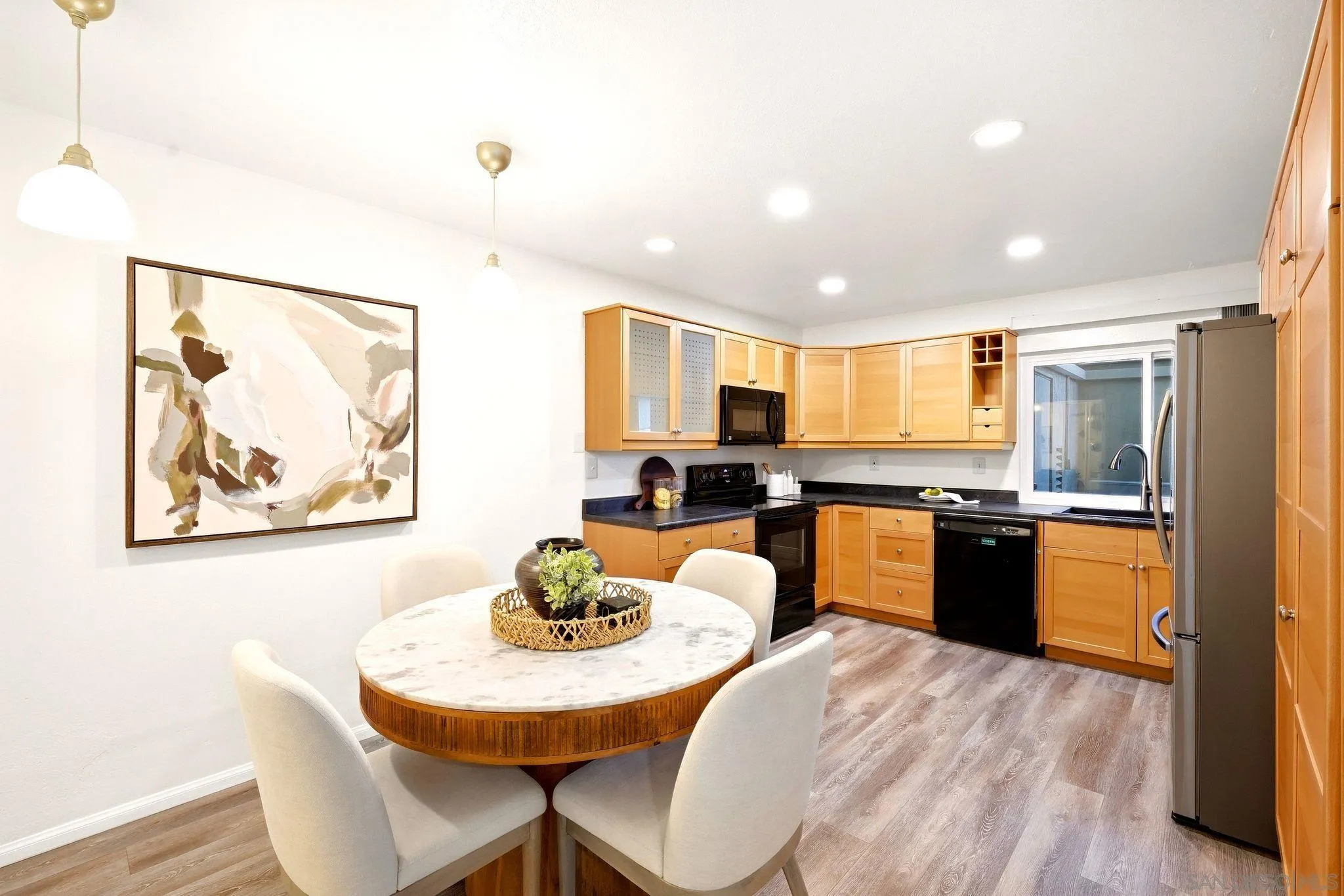 https://cdn.realtyfeed.com/cdn/127/260022817/cd226d1ef4ffc671eb780eab65be48c5.webp