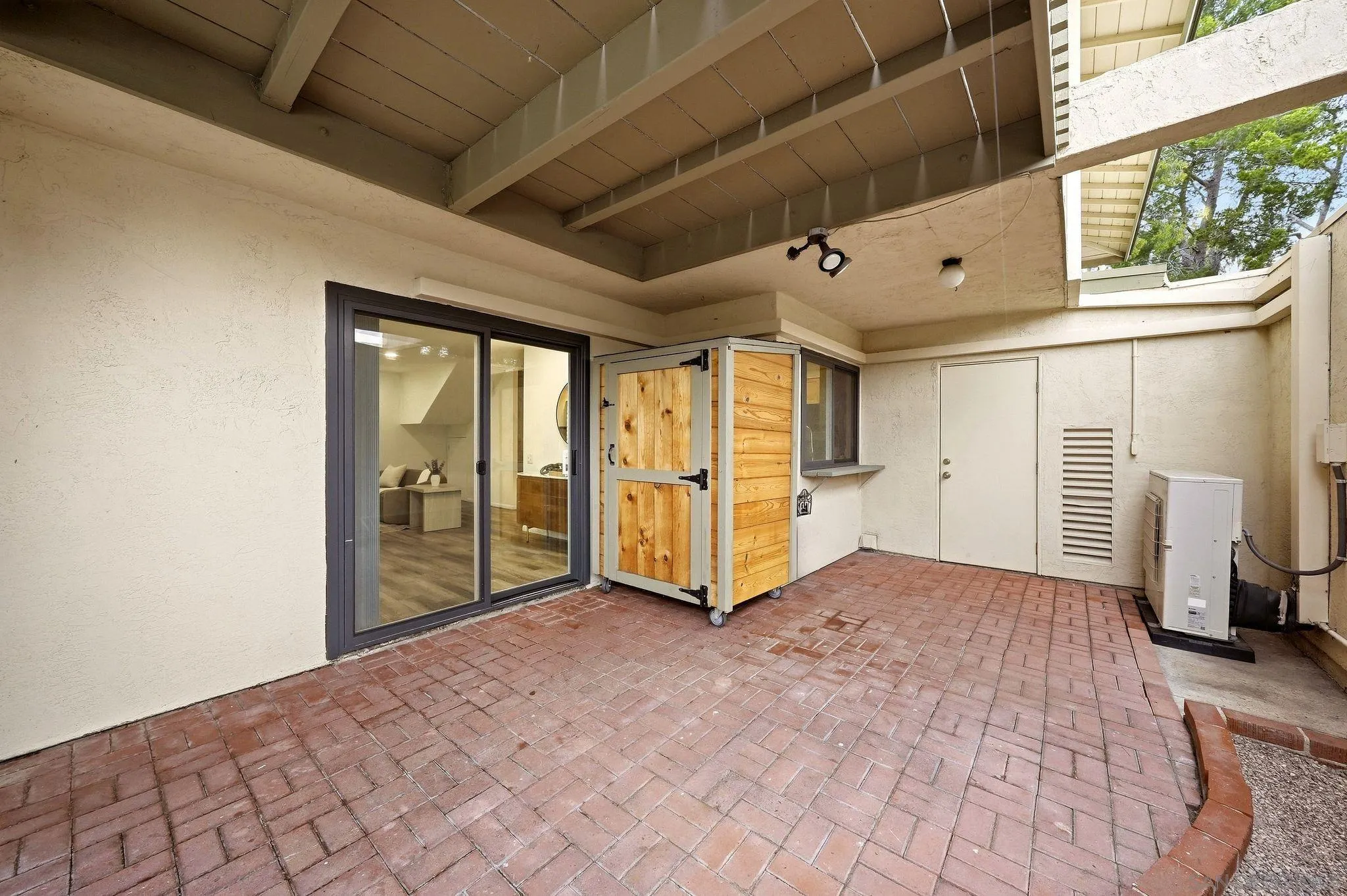 https://cdn.realtyfeed.com/cdn/127/260022817/d6a961eb5185826bc558b8e62a614882.webp