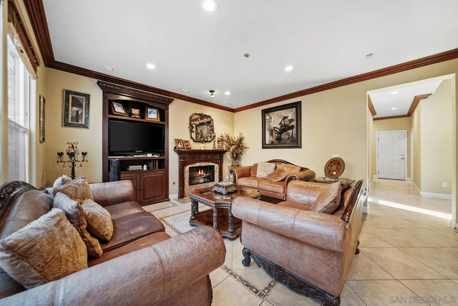 https://cdn.realtyfeed.com/cdn/127/260022818/9dfdcef4e6ee9f0c04756fc691bf753d.webp