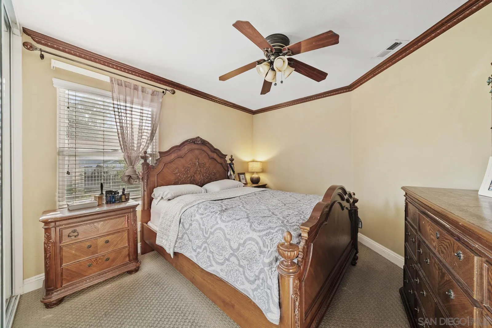 https://cdn.realtyfeed.com/cdn/127/260022818/db01346aa7b142f7d0e1479cfe10b8c4.webp