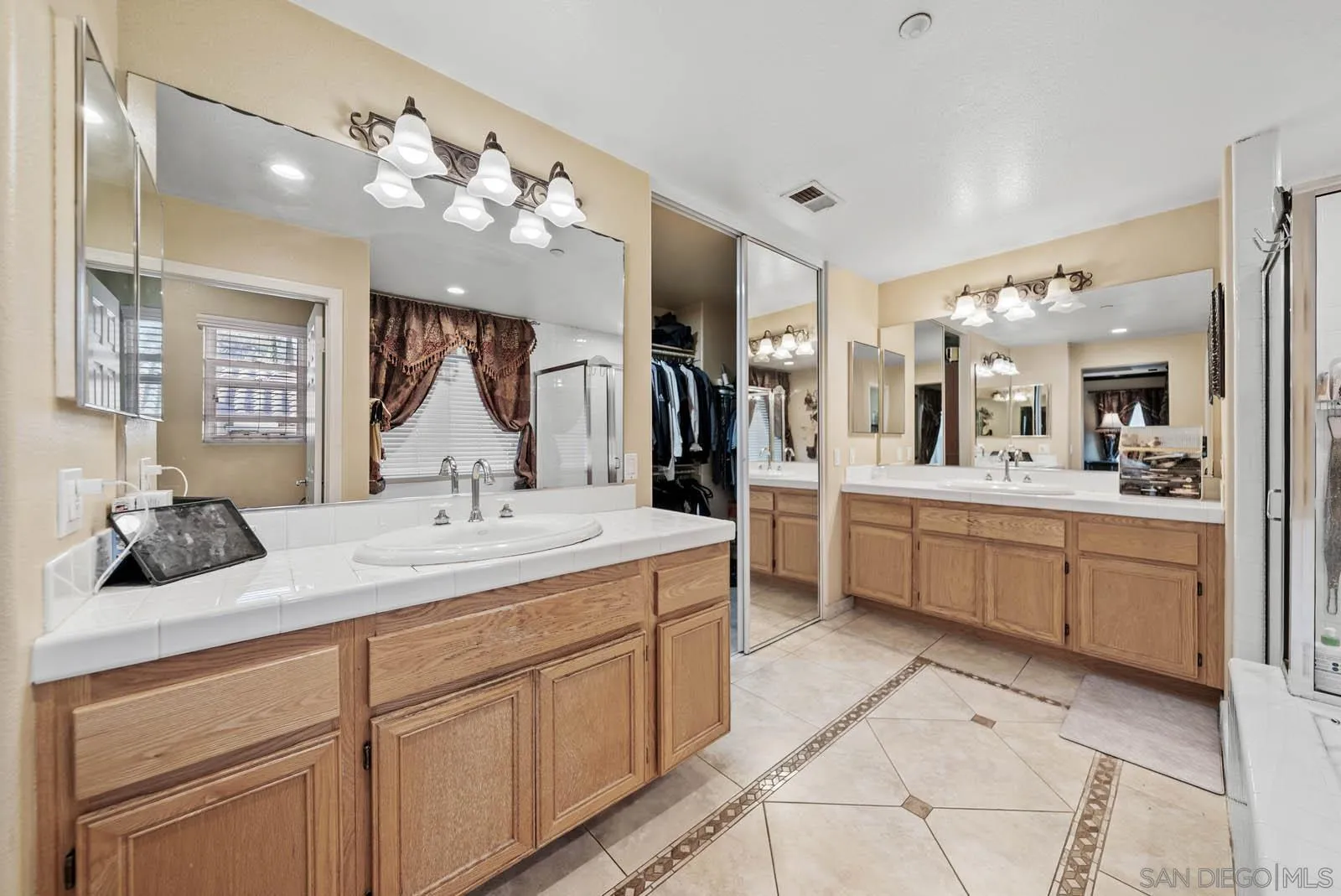 https://cdn.realtyfeed.com/cdn/127/260022818/f257fbe1b33ab0d4fdd5d190dd18ab76.webp