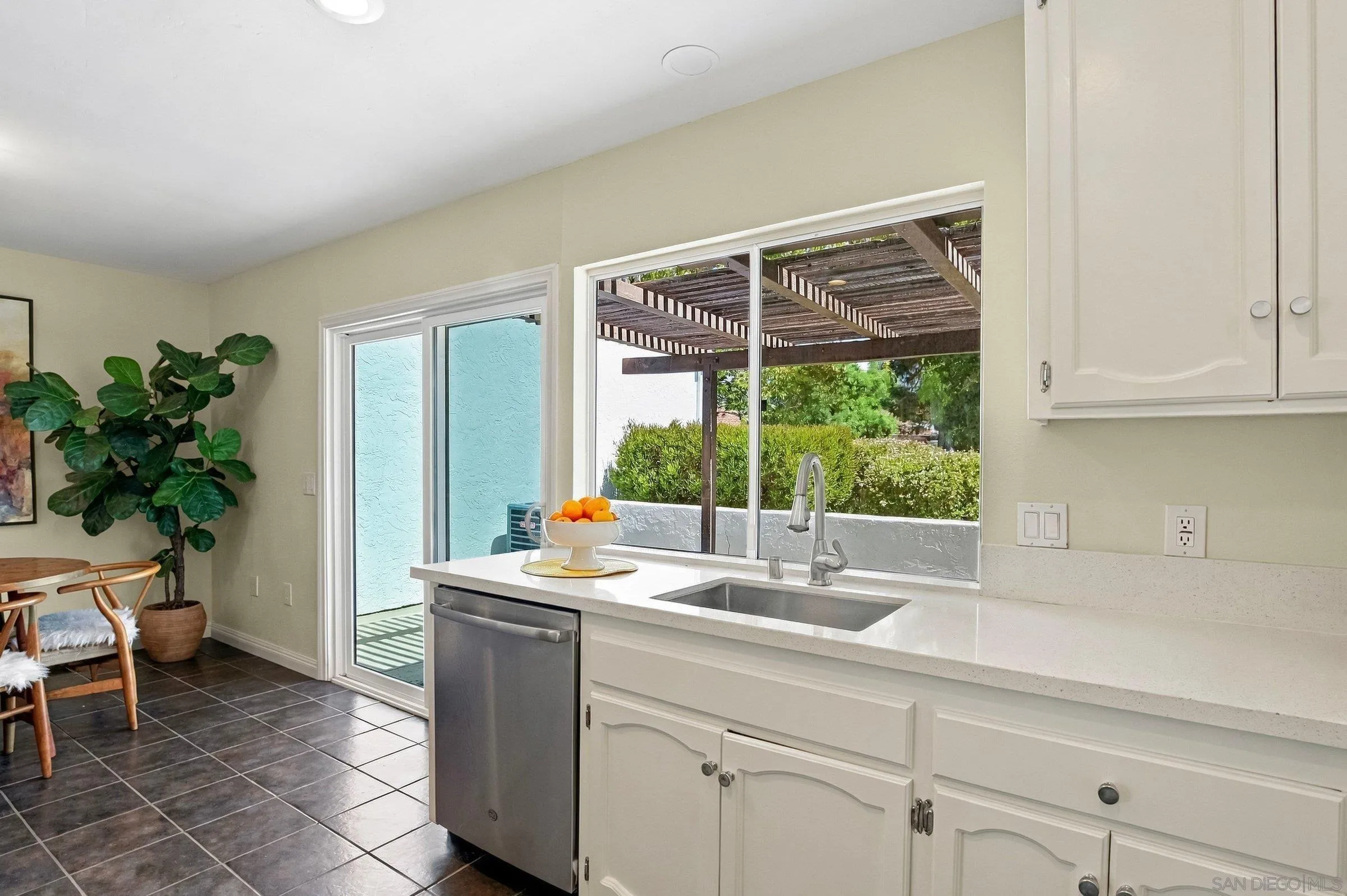 https://cdn.realtyfeed.com/cdn/127/260022822/2ff4978ad5943ff24c98a0486b81a9db.webp