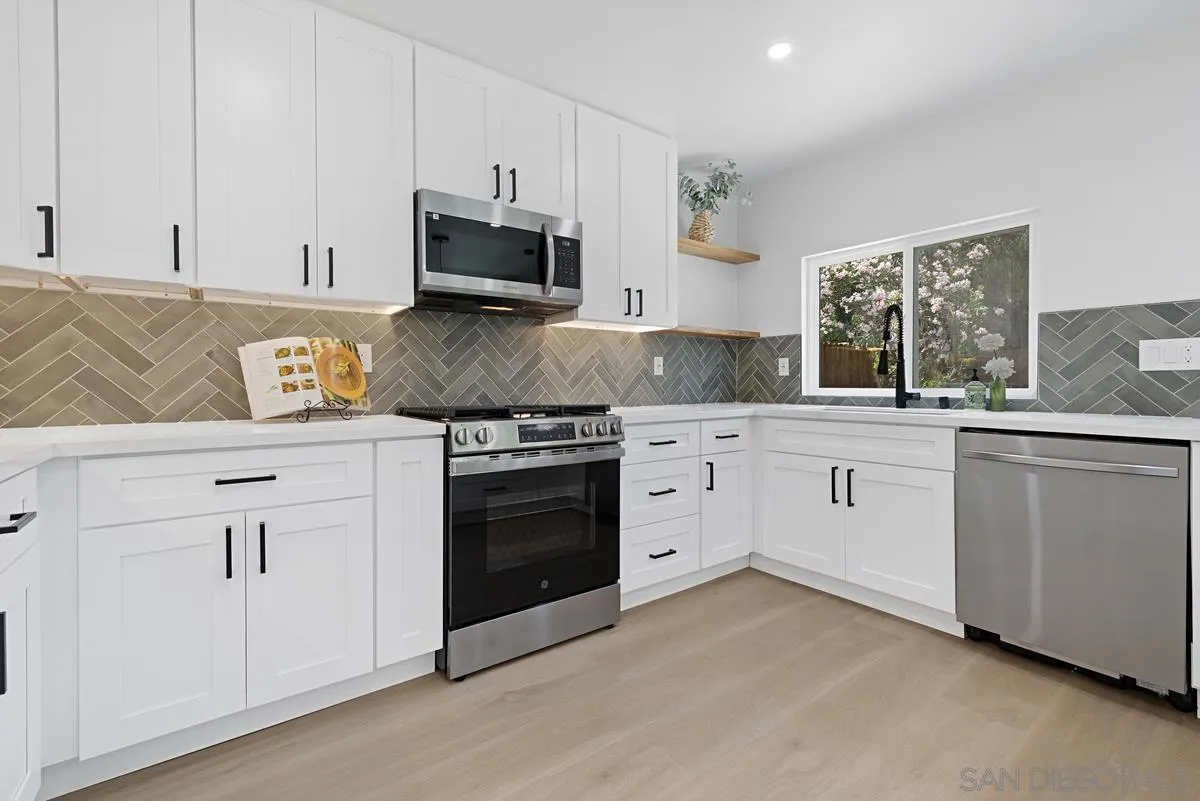 https://cdn.realtyfeed.com/cdn/127/260022828/326263d925980e8a2848fa34bea85220.webp