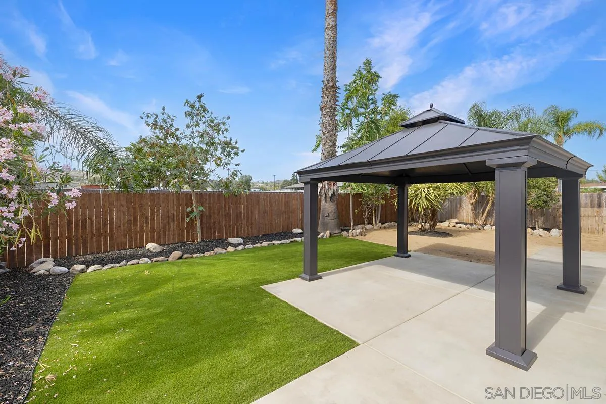 https://cdn.realtyfeed.com/cdn/127/260022828/3fb3a3ba9f9caba76ed67d363815d489.webp