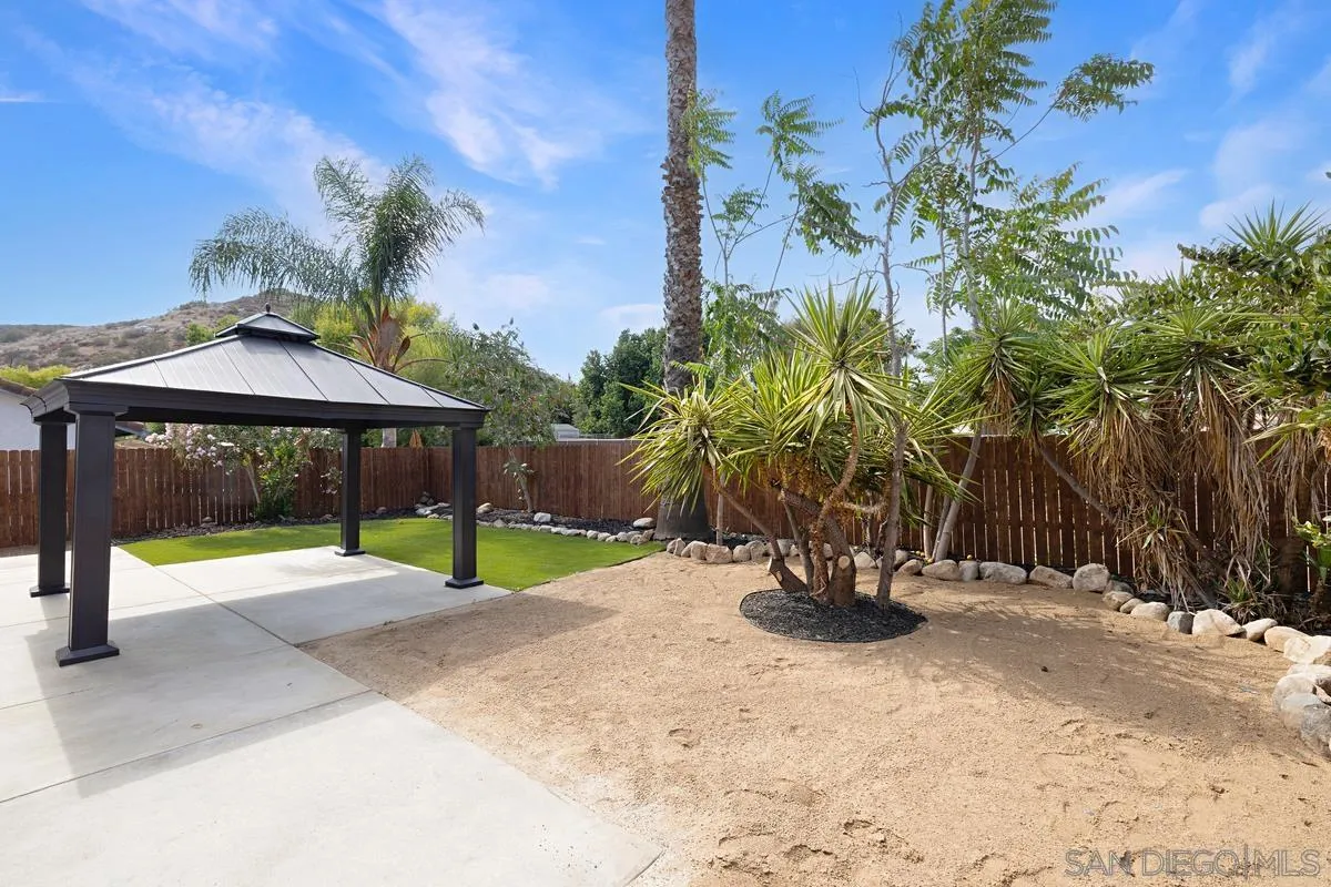 https://cdn.realtyfeed.com/cdn/127/260022828/4234968038405d4d4687ca6e323f2a3d.webp