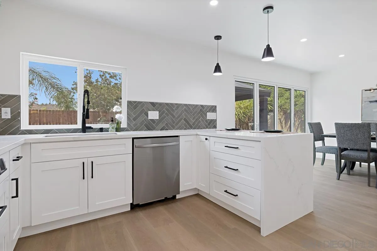 https://cdn.realtyfeed.com/cdn/127/260022828/d6e3c664931f7e0790308428daa4ef78.webp