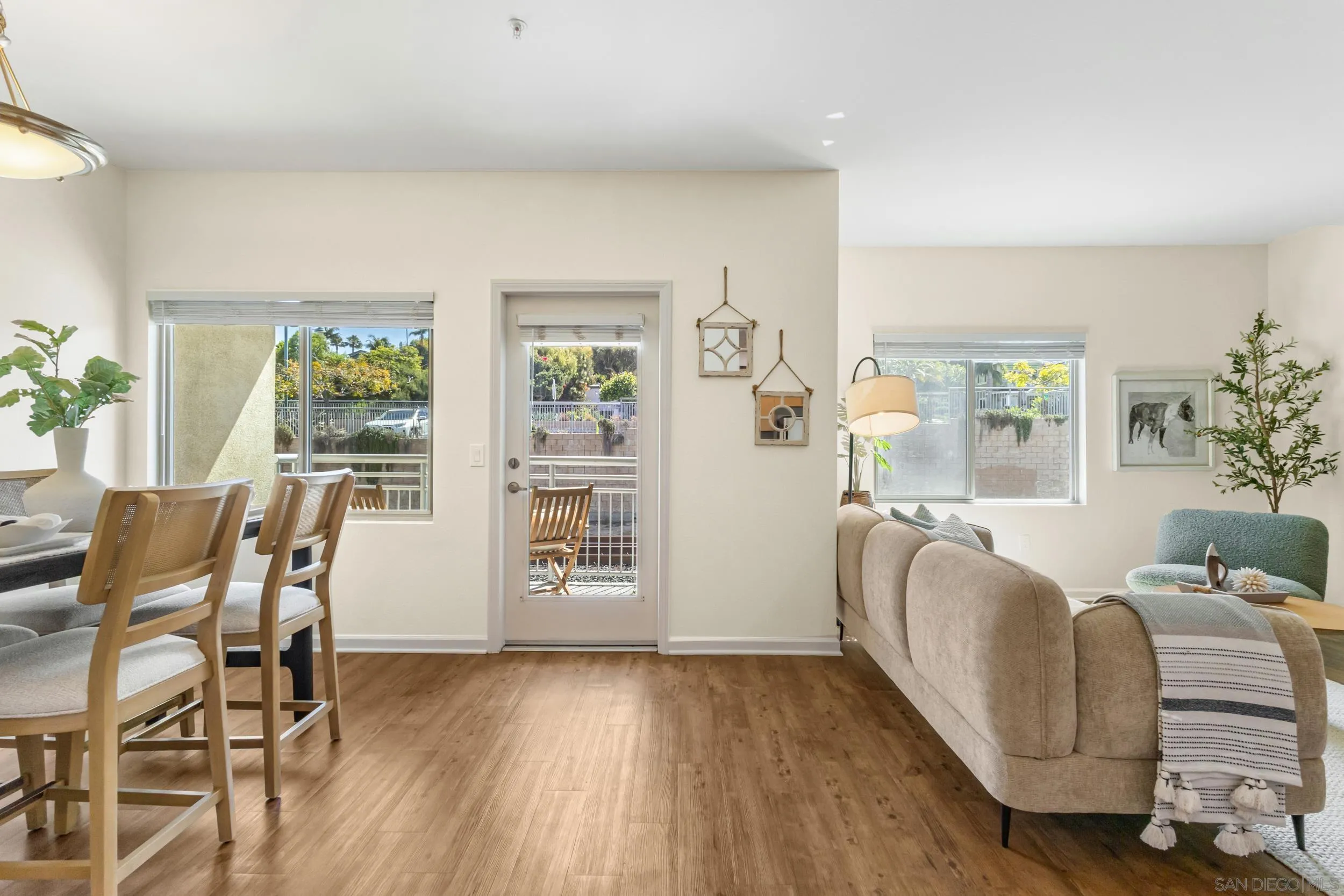 https://cdn.realtyfeed.com/cdn/127/260022829/081b8b00deb7076ab32314fc01d0e172.webp