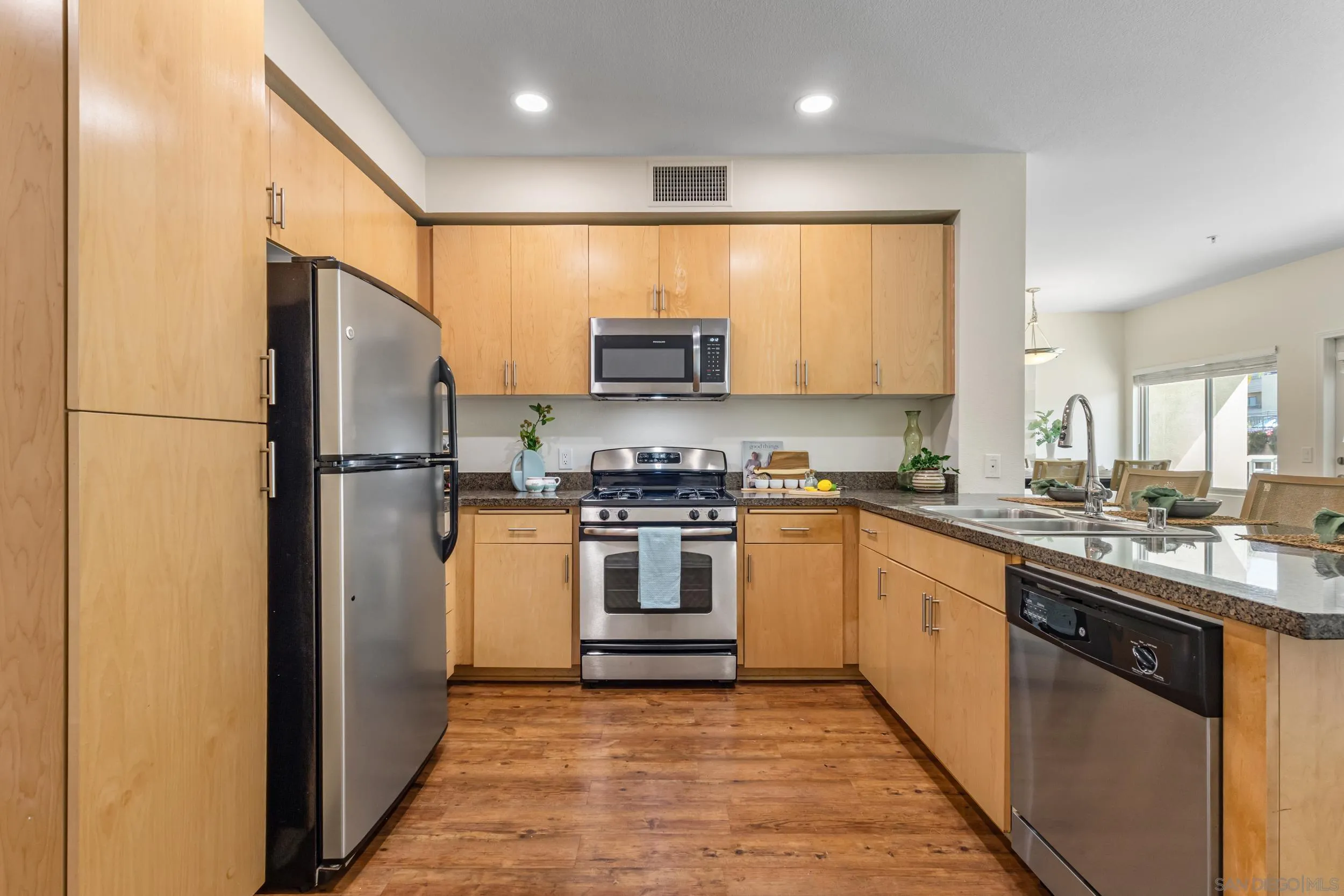 https://cdn.realtyfeed.com/cdn/127/260022829/0a4cfa2f18b00532b9896a2beac79cc3.webp