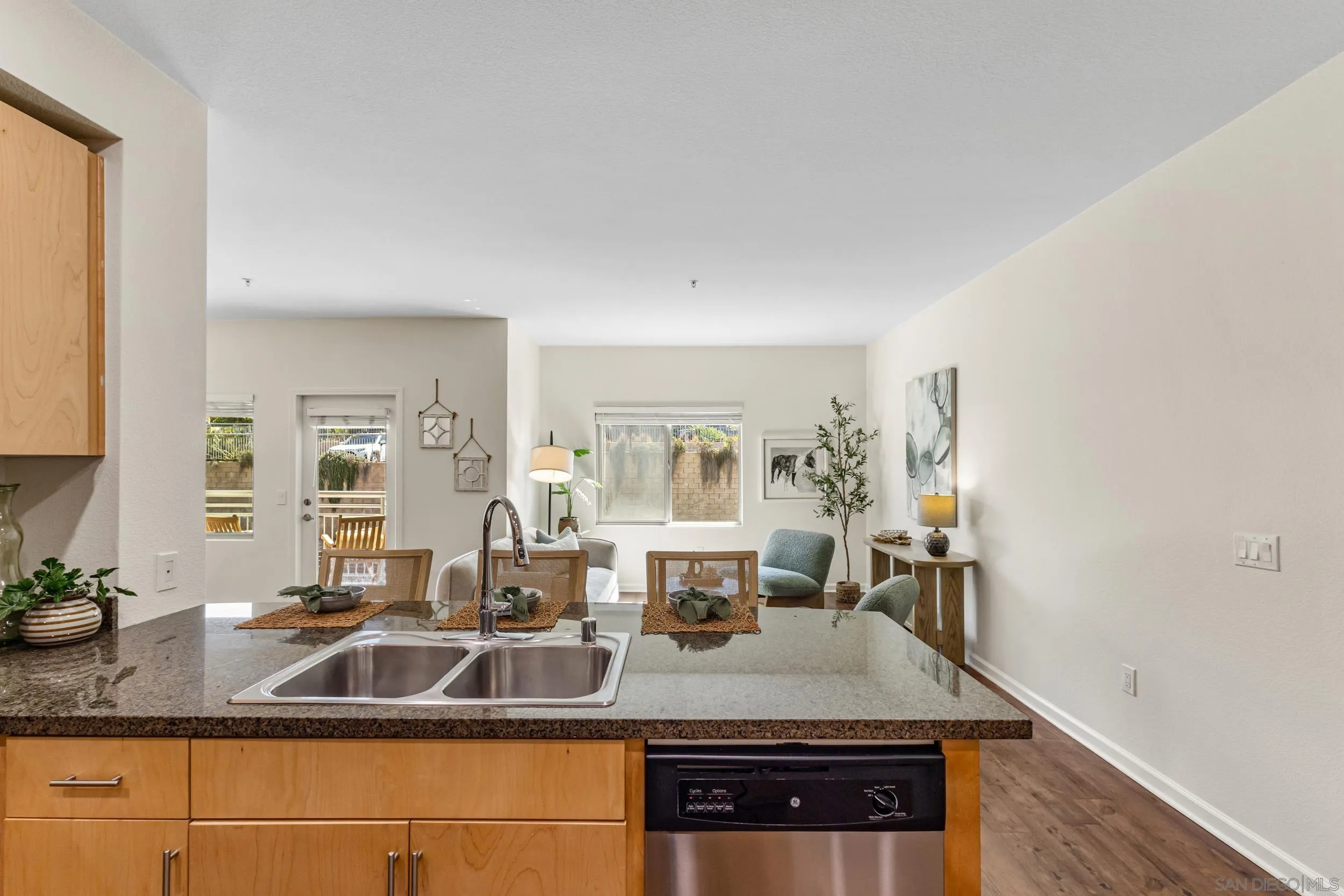 https://cdn.realtyfeed.com/cdn/127/260022829/eaf1f054fe8ddf7c87ff8d47603a9be1.webp
