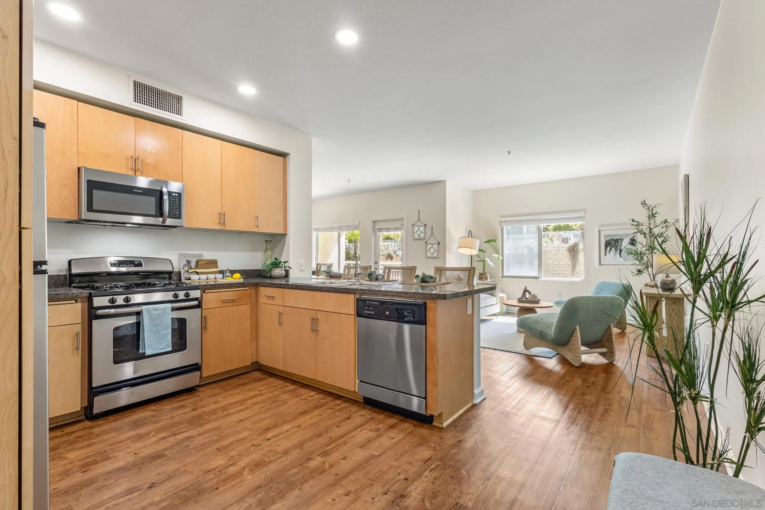 https://cdn.realtyfeed.com/cdn/127/260022829/f70e83f8a1aecc92d5c2578401ecd8b0.webp