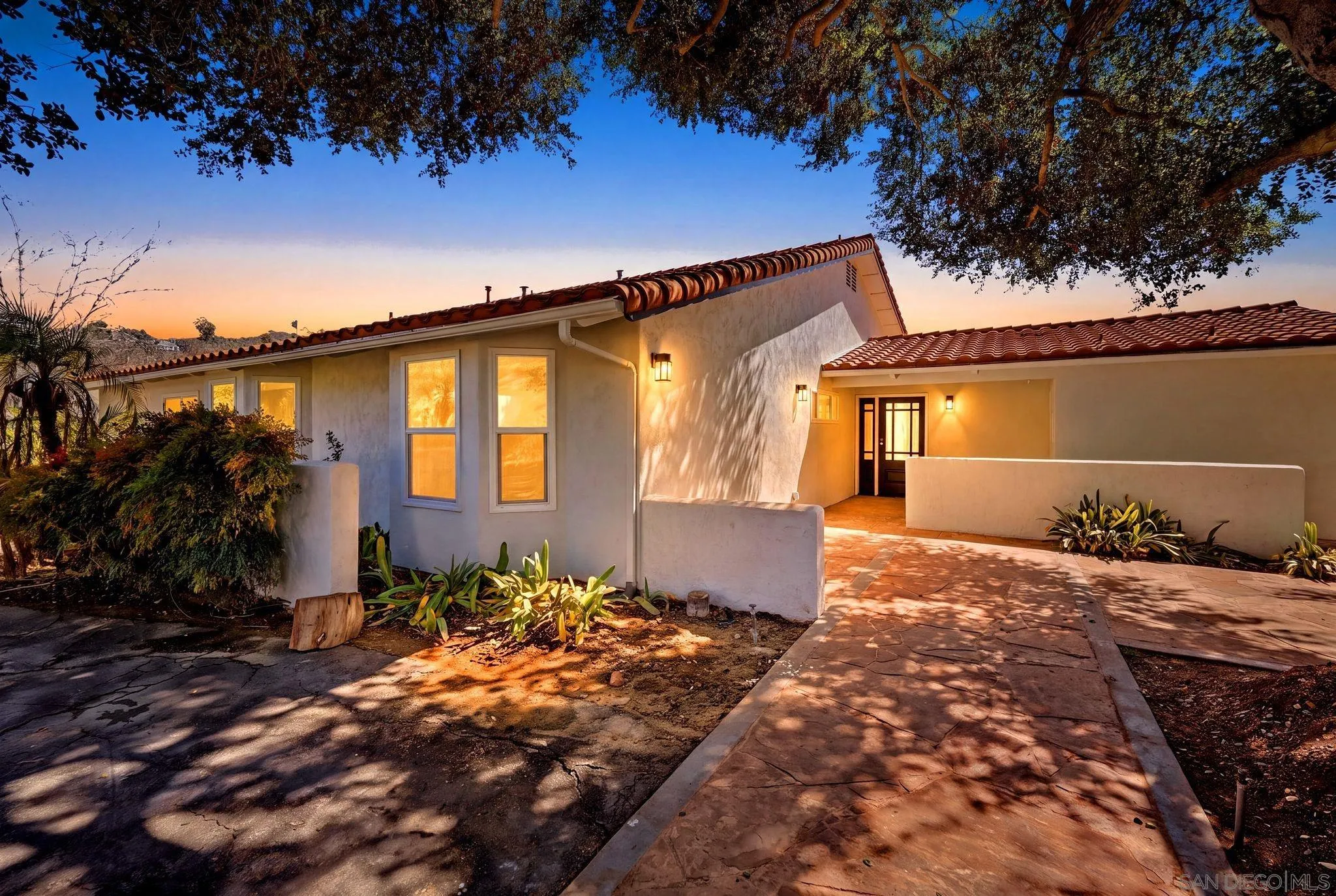 https://cdn.realtyfeed.com/cdn/127/260022830/2a369896d7b04b6ffb04712b254271ea.webp