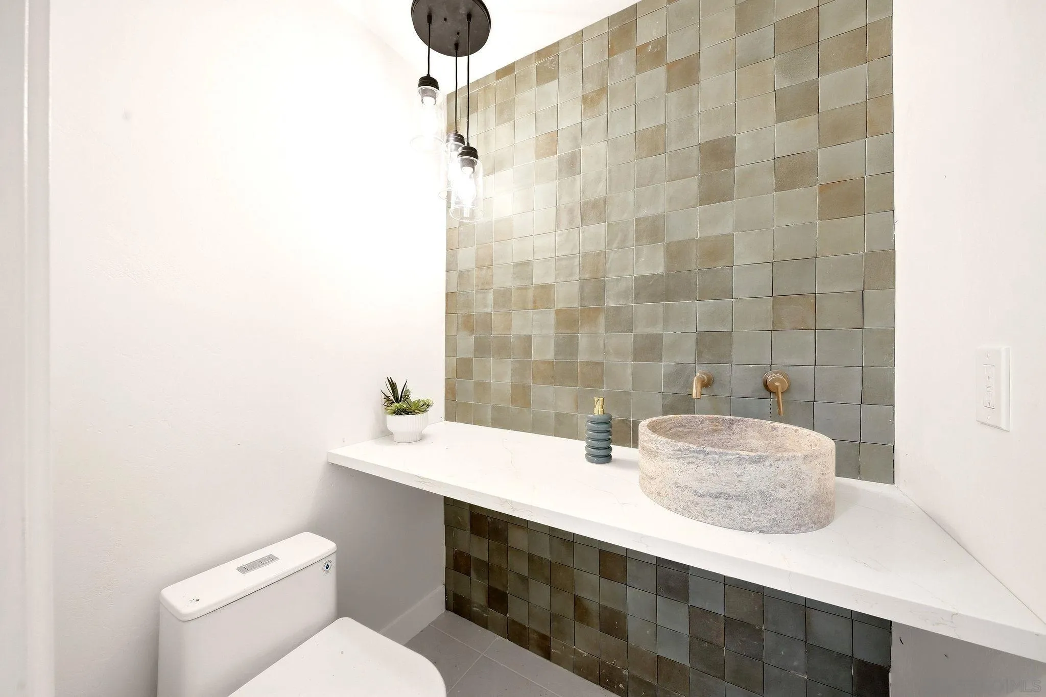 https://cdn.realtyfeed.com/cdn/127/260022830/3a4a488c1765066b05825d8e4d2a1198.webp