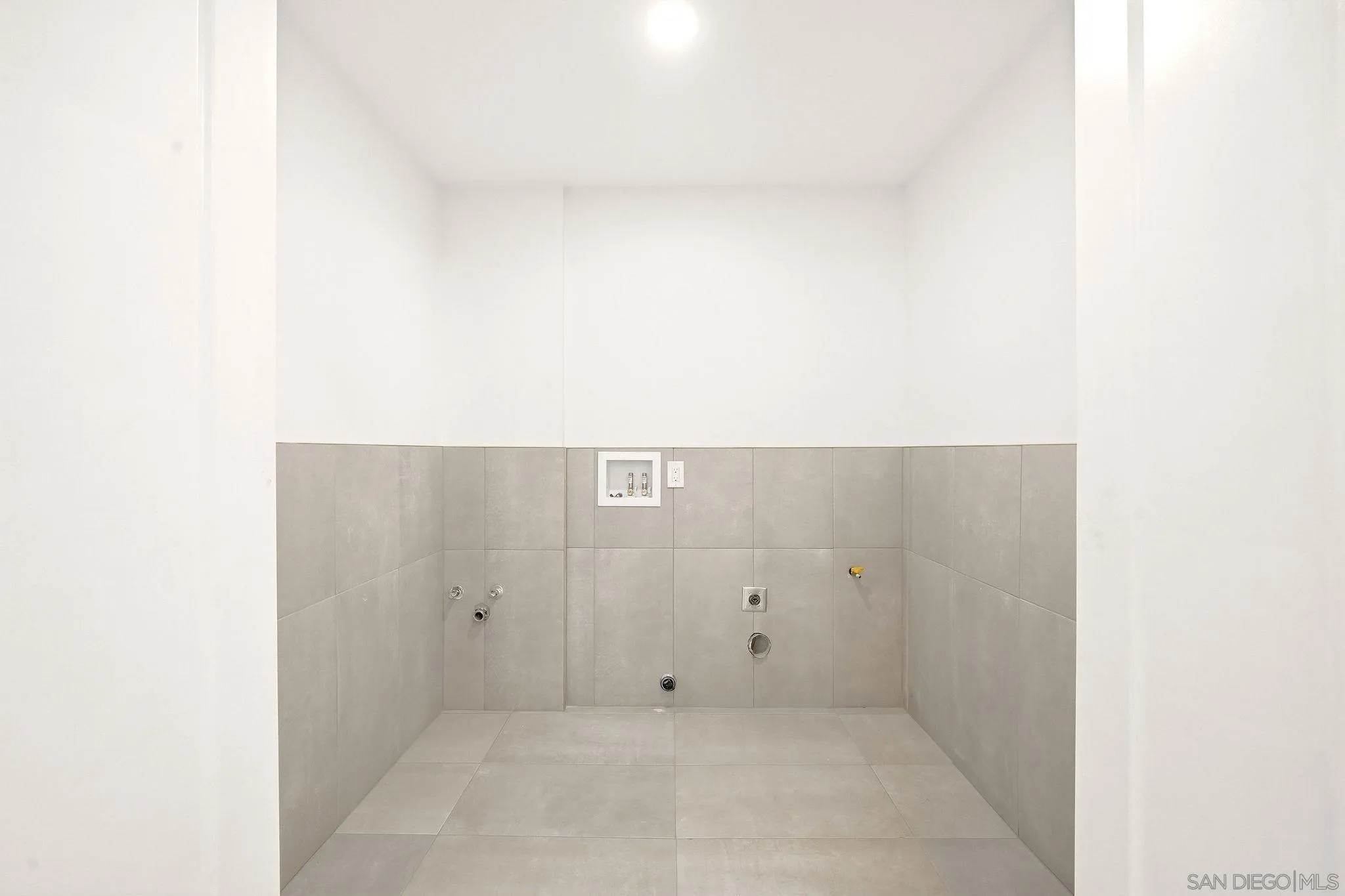 https://cdn.realtyfeed.com/cdn/127/260022830/4438de9328d6e89351ced6f5af239ff6.webp