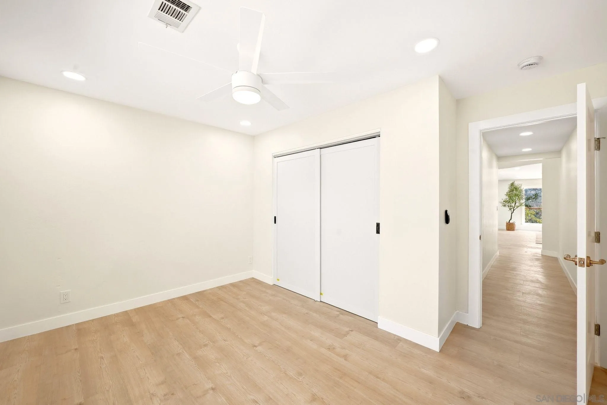 https://cdn.realtyfeed.com/cdn/127/260022830/59f975a34f1671857810e36374703355.webp