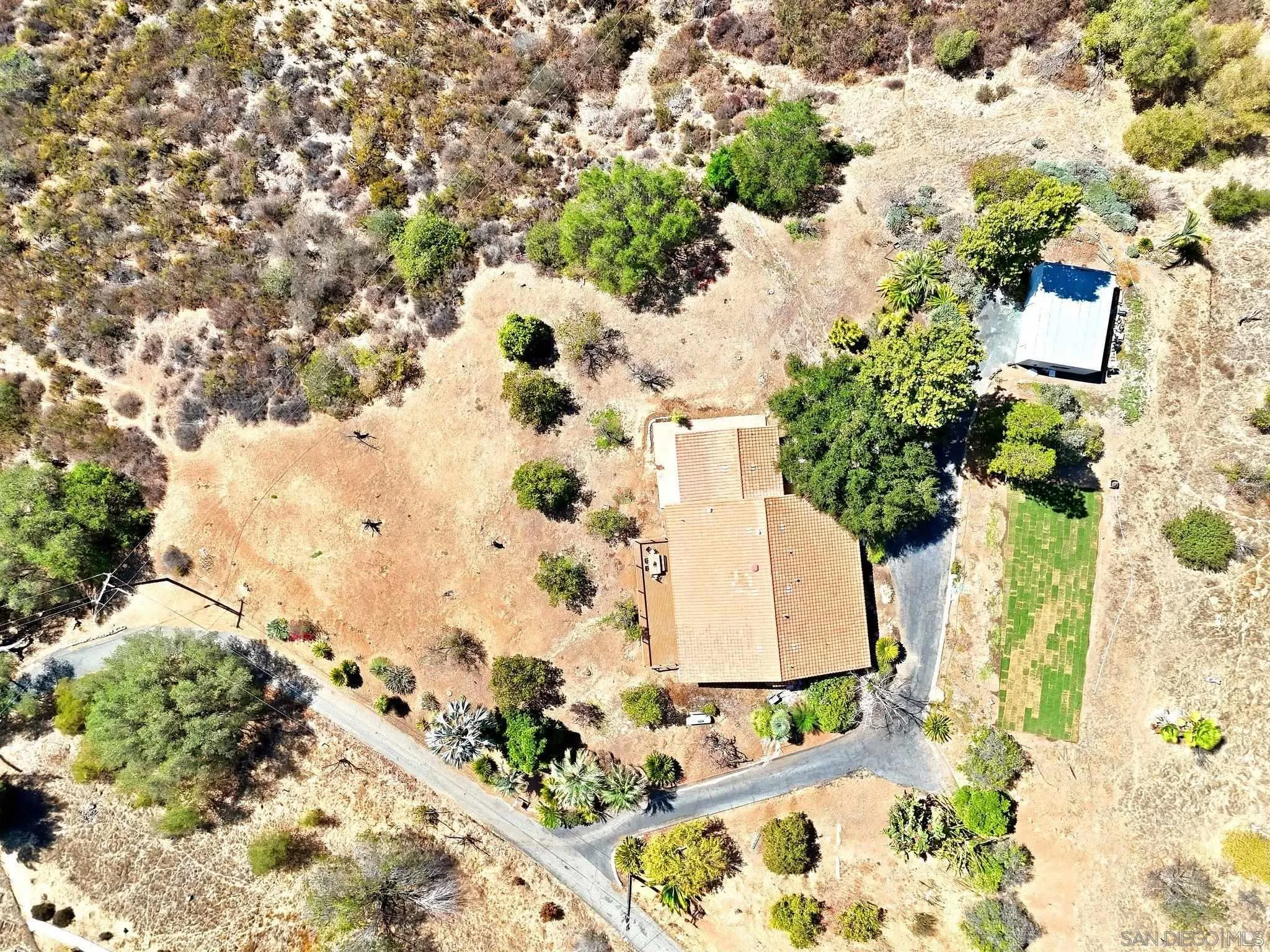 https://cdn.realtyfeed.com/cdn/127/260022830/690e9b5b2c8d93290838314bc6646ce2.webp
