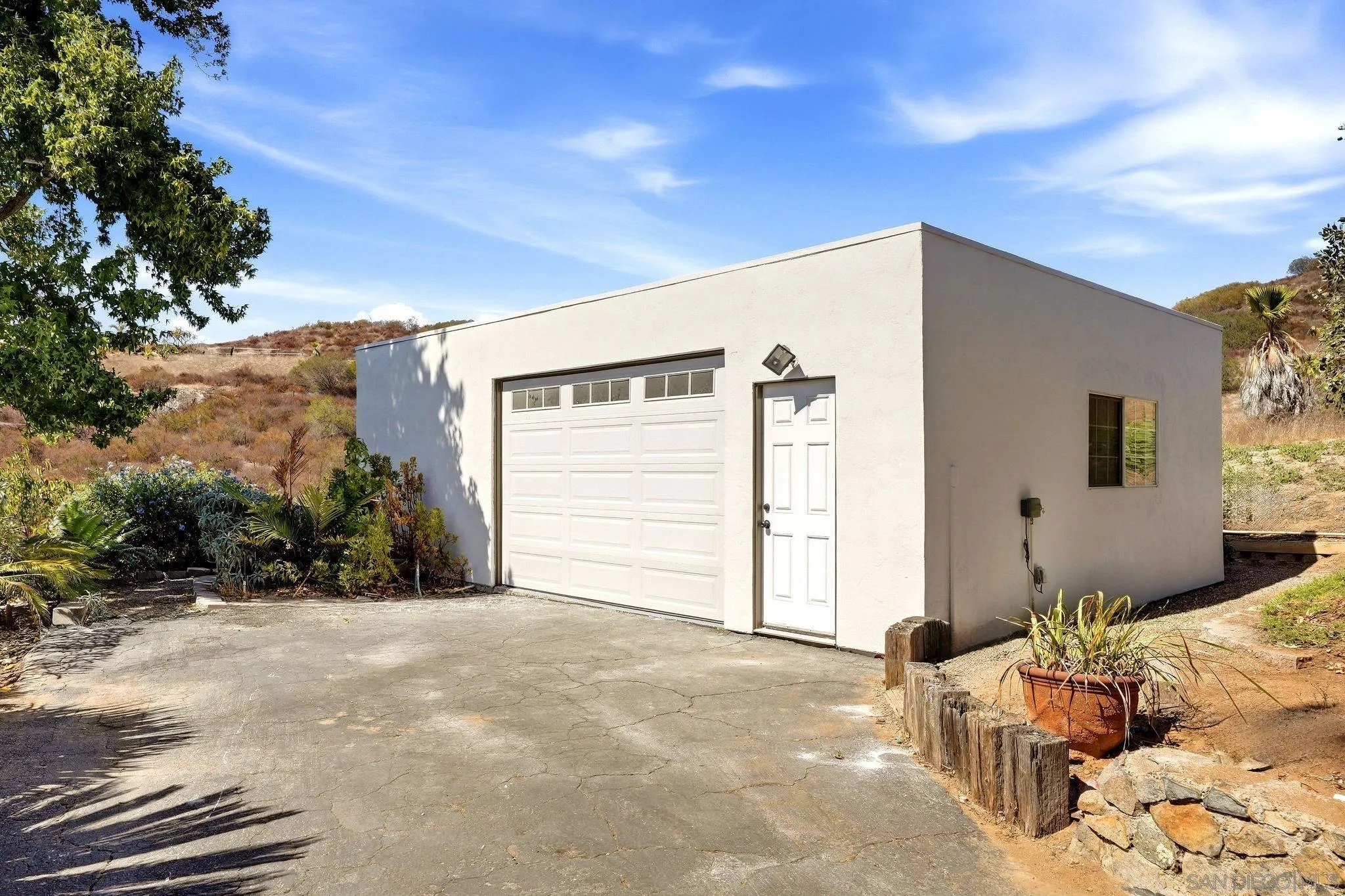 https://cdn.realtyfeed.com/cdn/127/260022830/74e111186dabea980115a89215b459fa.webp