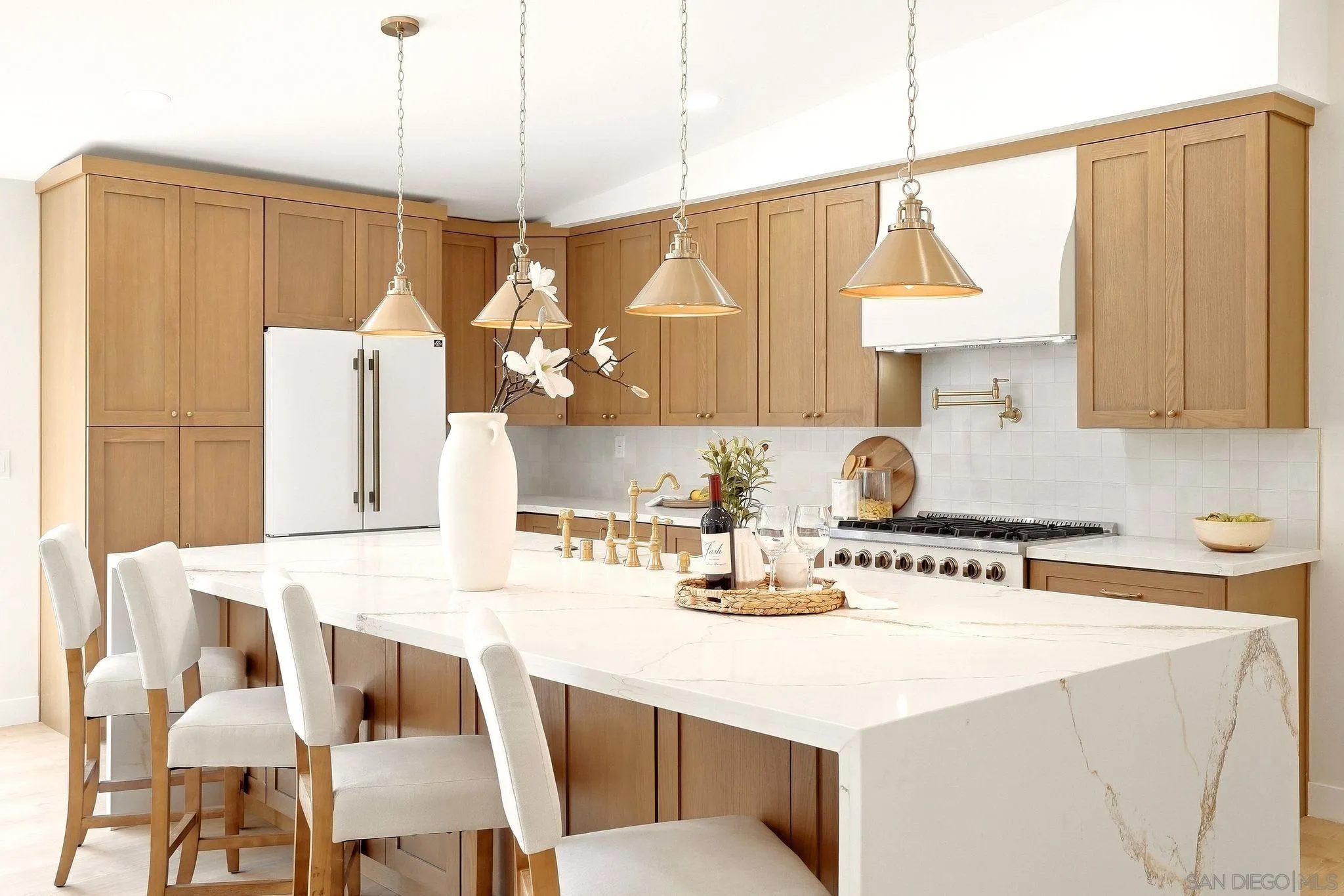 https://cdn.realtyfeed.com/cdn/127/260022830/7b168e5e2f217d1a2579e0de7fb8b032.webp