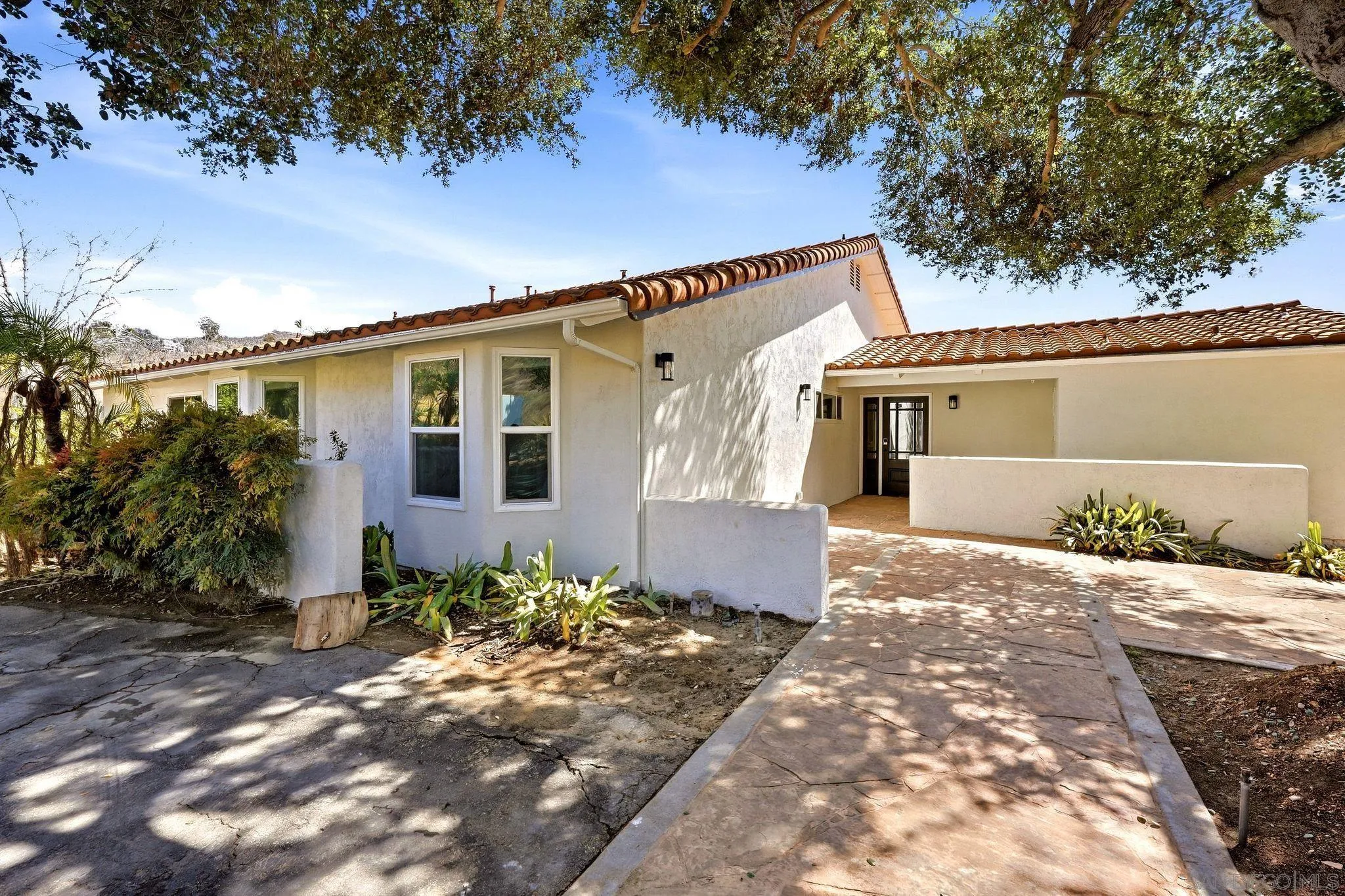 https://cdn.realtyfeed.com/cdn/127/260022830/7b2d0258693fb9f57c37e9d41e8cc797.webp