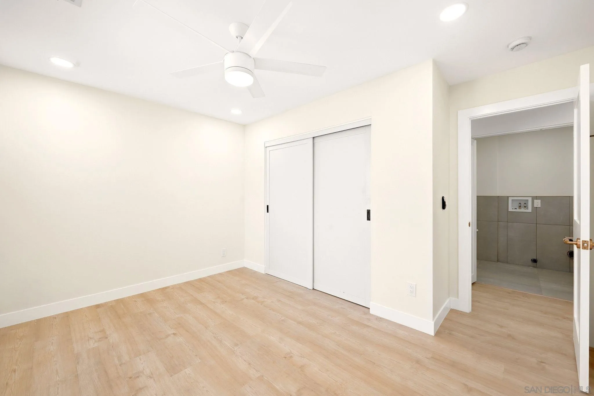 https://cdn.realtyfeed.com/cdn/127/260022830/930bd15f4e60037dc08cbf7b5f1807a7.webp