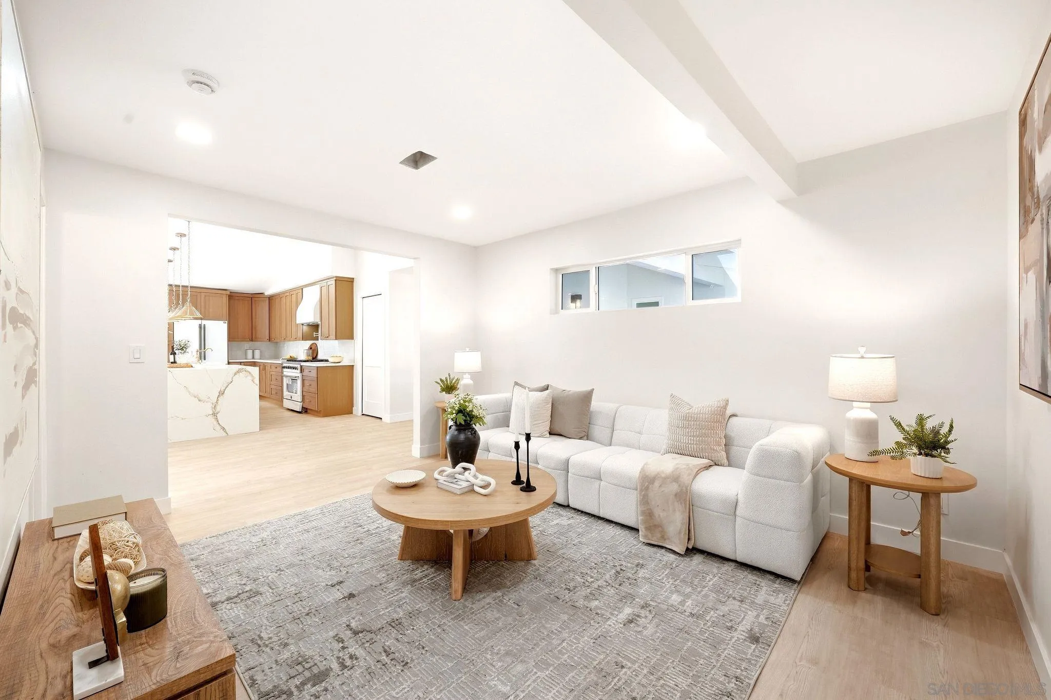 https://cdn.realtyfeed.com/cdn/127/260022830/9aa83bf9d7774eed6b3c357e0453c8c2.webp