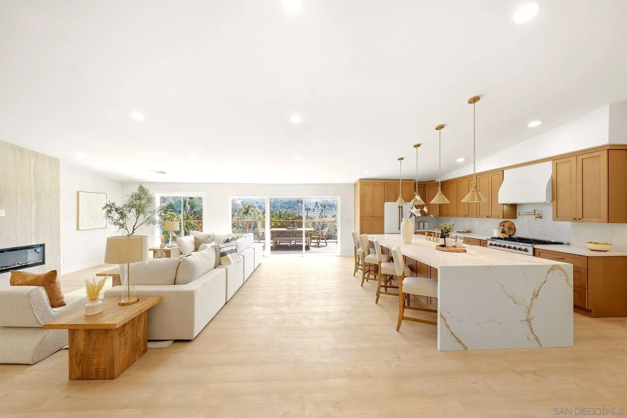 https://cdn.realtyfeed.com/cdn/127/260022830/9ca69b99199c5bf32f58ff2c0967379f.webp