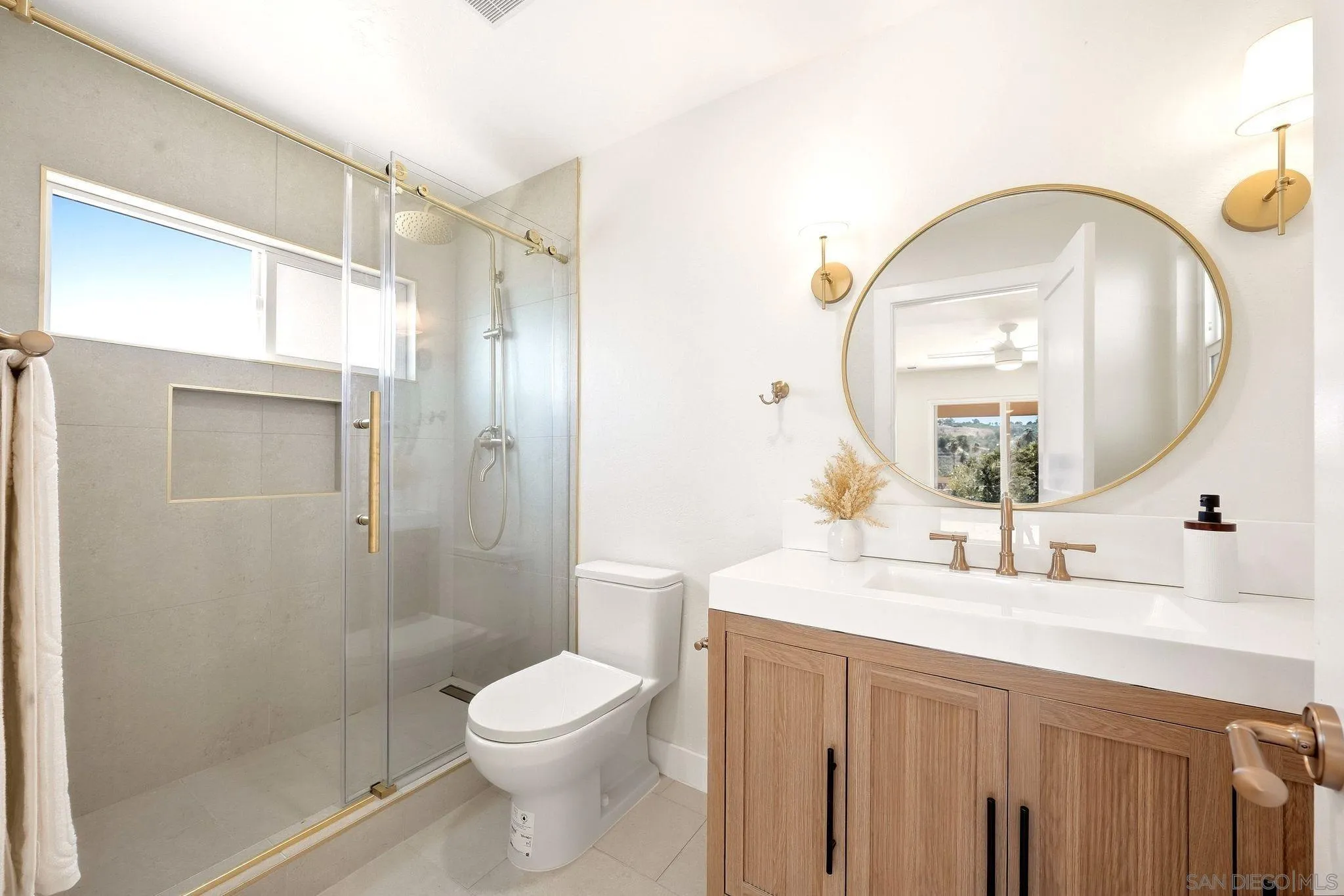 https://cdn.realtyfeed.com/cdn/127/260022830/ebb93f5881ba3ae798b5d7352b20f0b0.webp