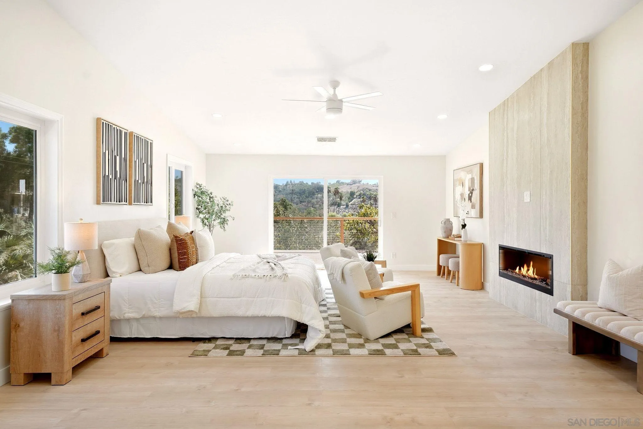 https://cdn.realtyfeed.com/cdn/127/260022830/ff67299b78be225c88ce7e882f07bbde.webp