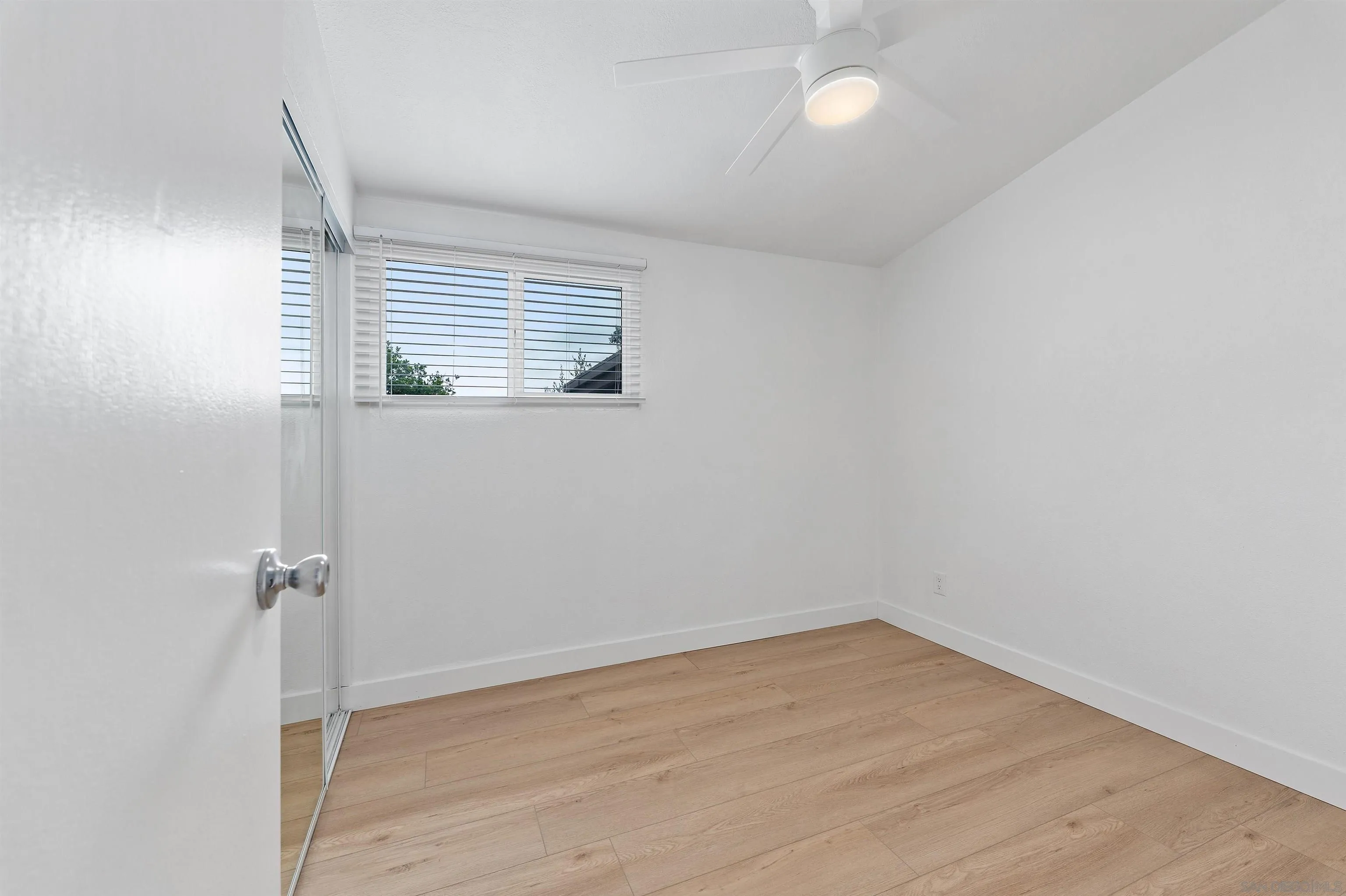 https://cdn.realtyfeed.com/cdn/127/260022833/02b31a8c0ff84aeb7cc8ea16f3aa1722.webp