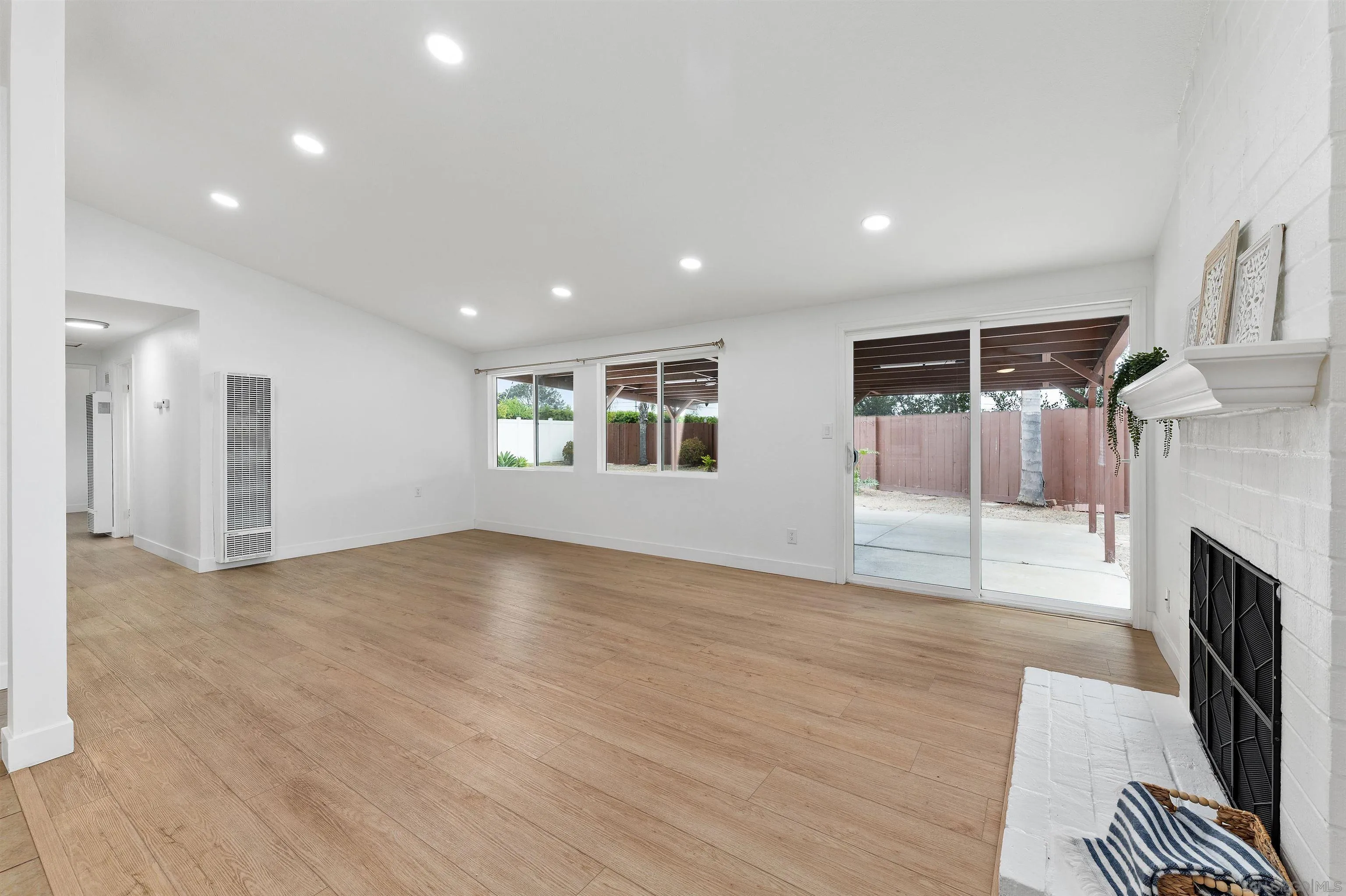 https://cdn.realtyfeed.com/cdn/127/260022833/02d790aead4d10e410213bb7d9dee3c5.webp