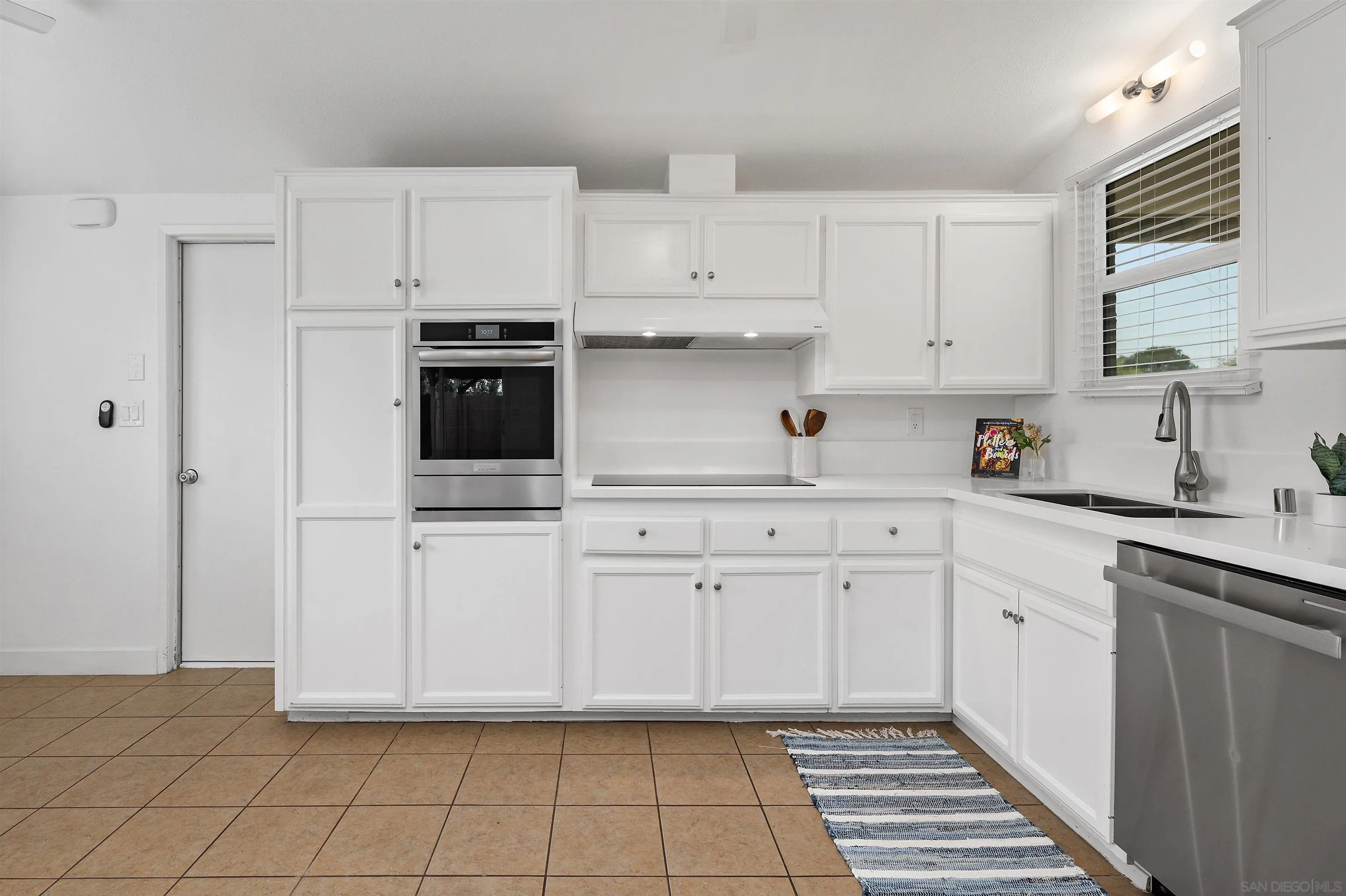 https://cdn.realtyfeed.com/cdn/127/260022833/19309bc81f34d53e7fa139cd6967f949.webp