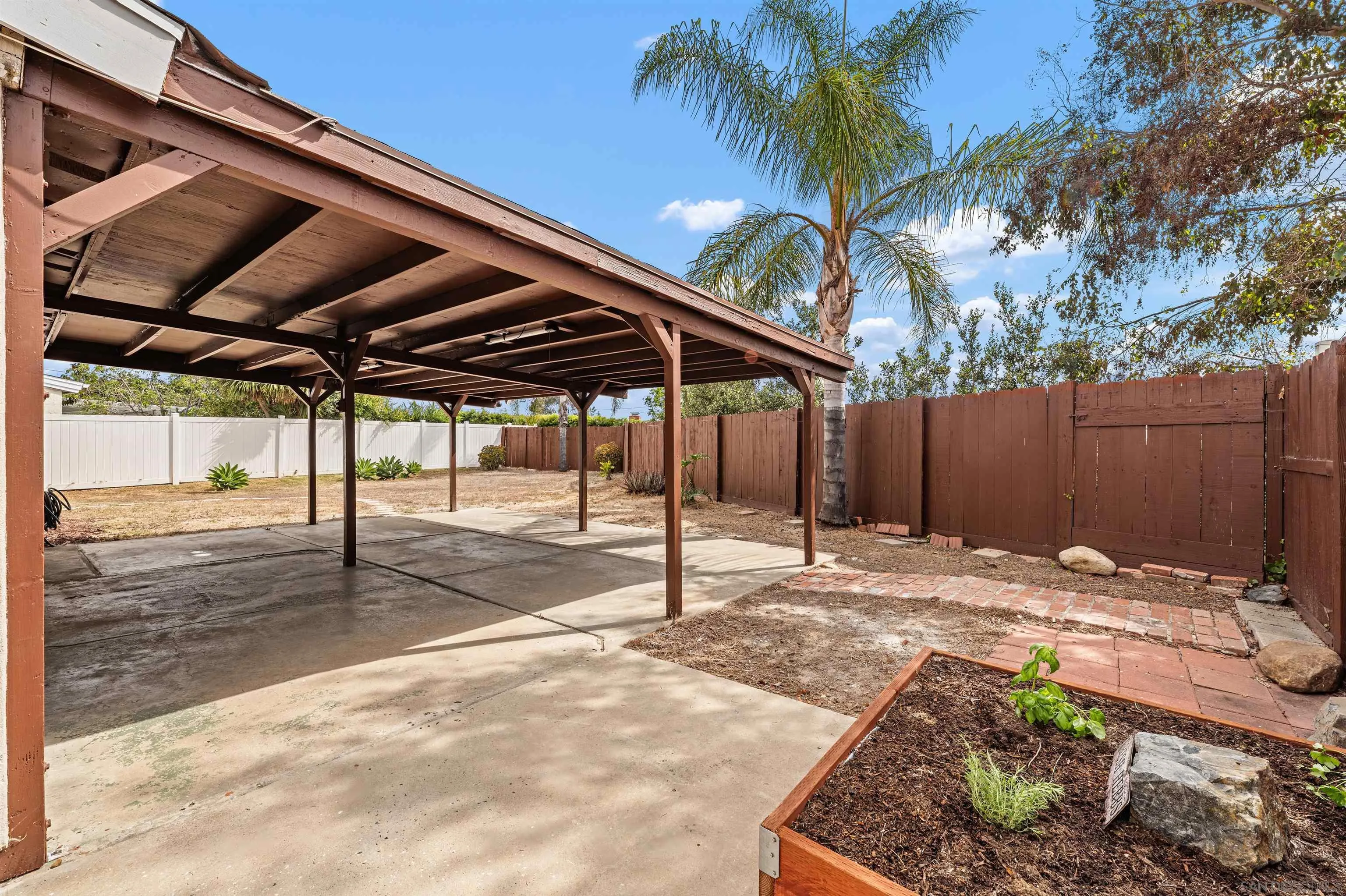 https://cdn.realtyfeed.com/cdn/127/260022833/222f925b646fcee839f0ec25c86c2d45.webp