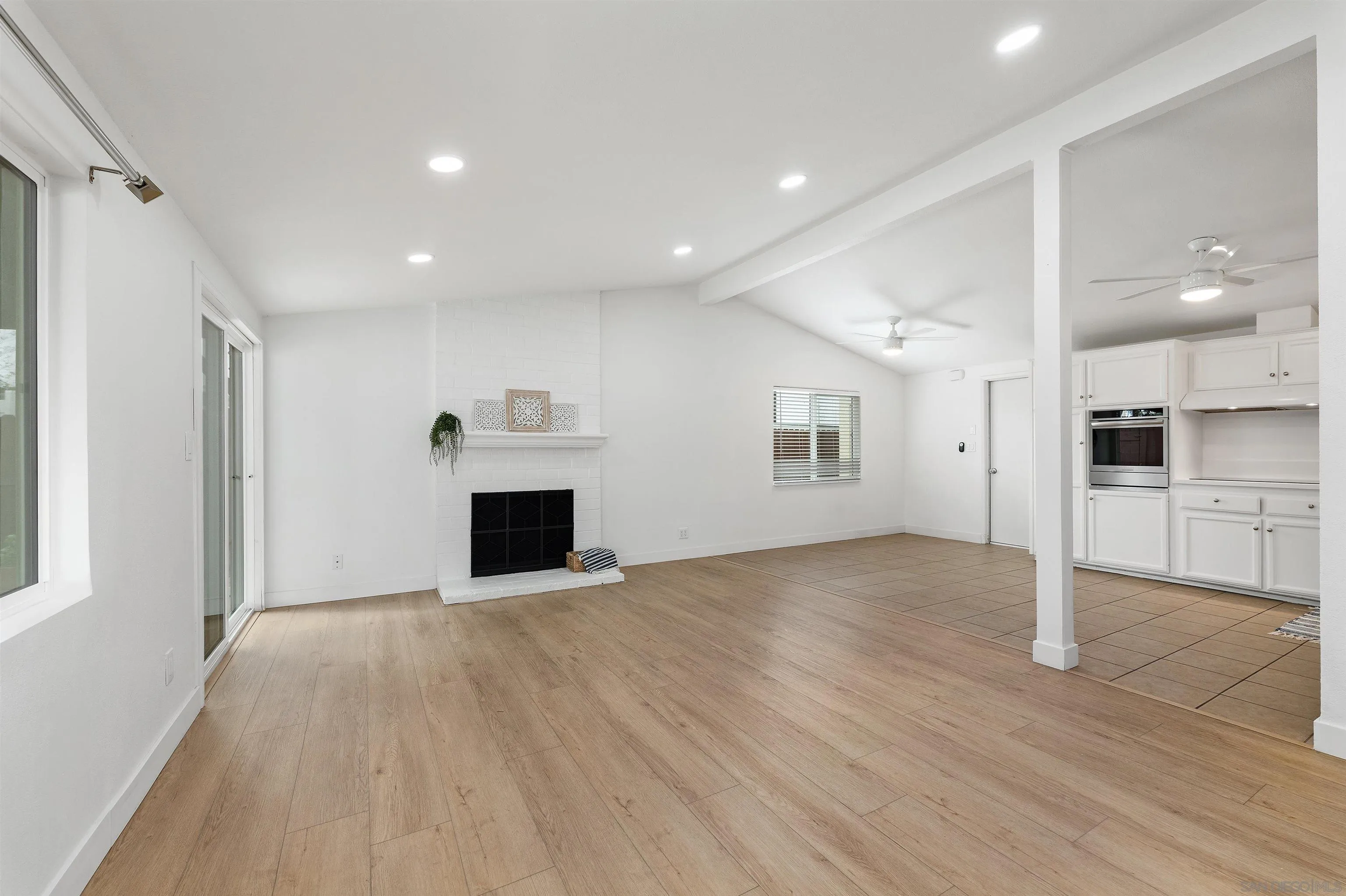 https://cdn.realtyfeed.com/cdn/127/260022833/8b0b65c491fc16a07012f6ddbbd46880.webp