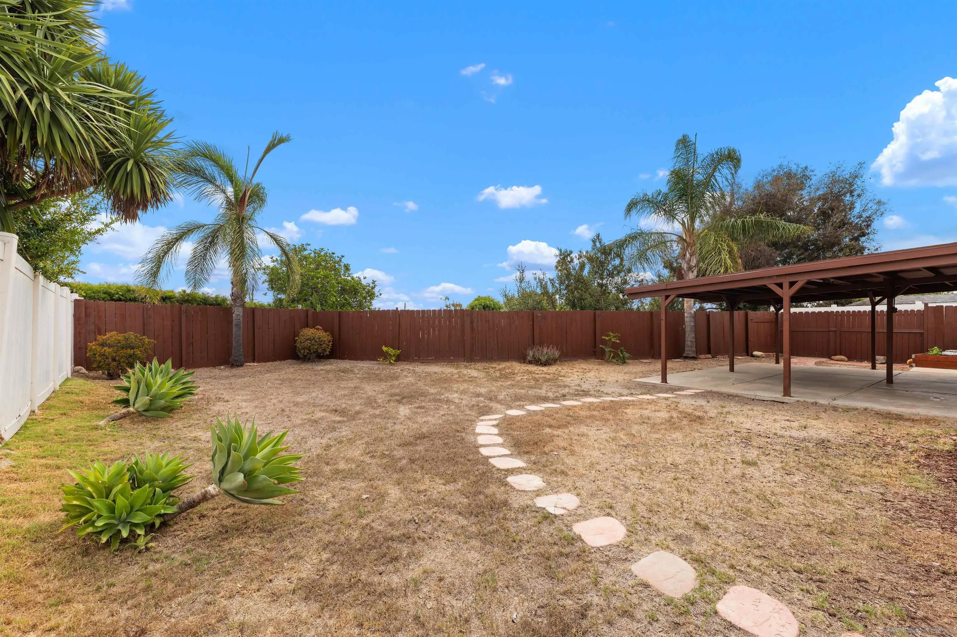 https://cdn.realtyfeed.com/cdn/127/260022833/b0b3b1602064b38ad764fdb813a3e1b1.webp