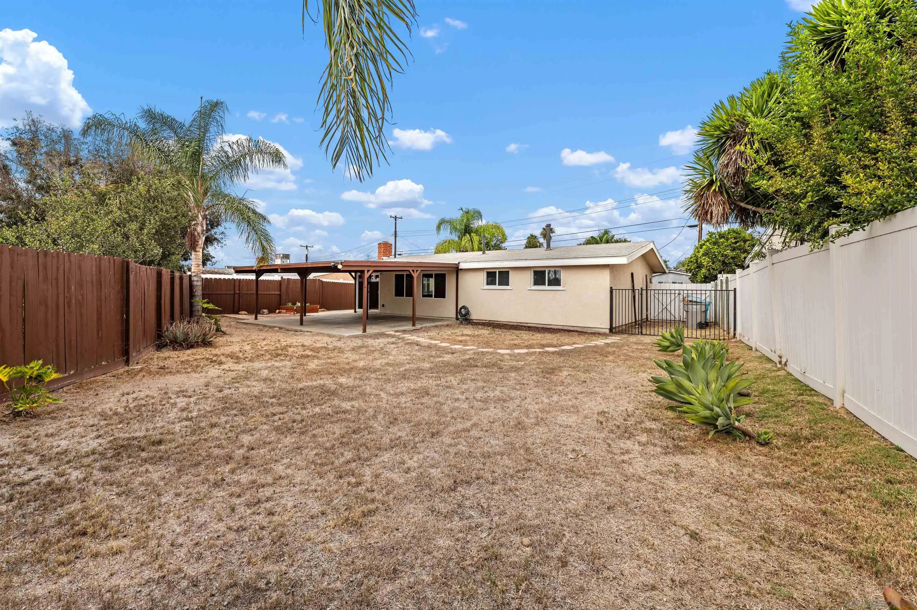 https://cdn.realtyfeed.com/cdn/127/260022833/d4e61a2bed3cb91d1c33929d73c19c03.webp