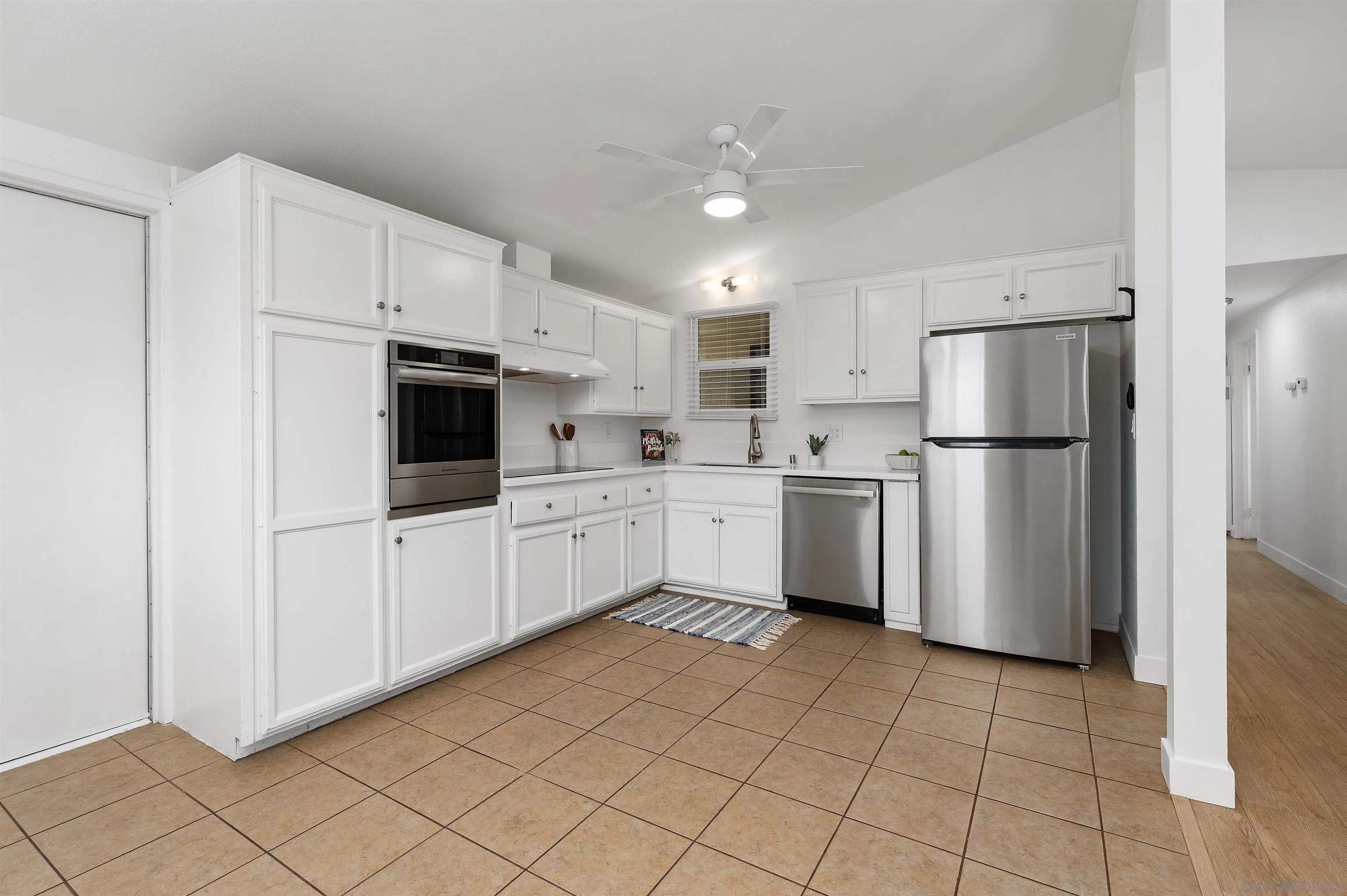 https://cdn.realtyfeed.com/cdn/127/260022833/e01a243d954f73fdbd581d33838b71fd.webp
