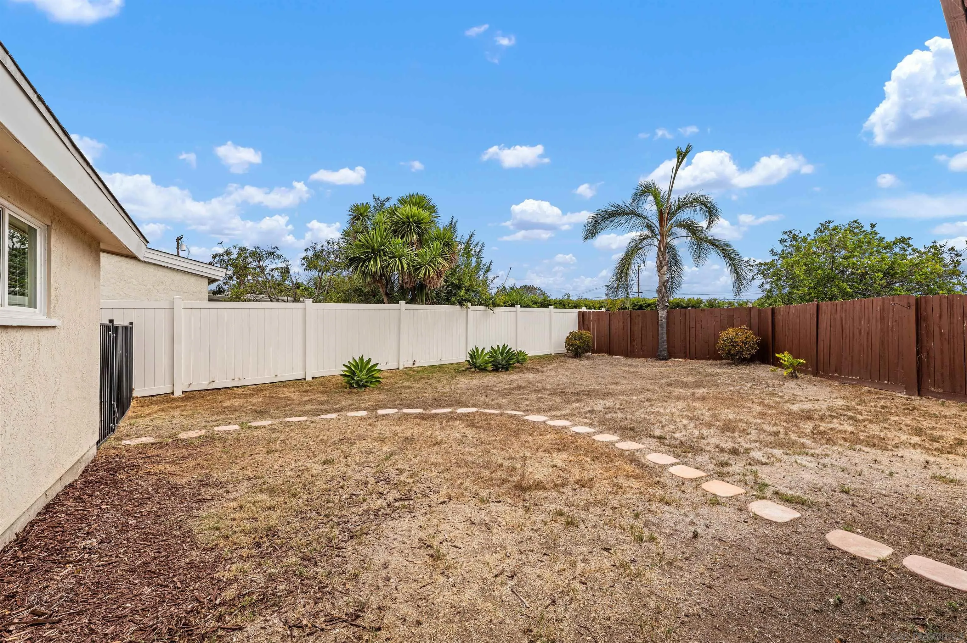 https://cdn.realtyfeed.com/cdn/127/260022833/e098b7f4637eee939ad94c062431c8ce.webp