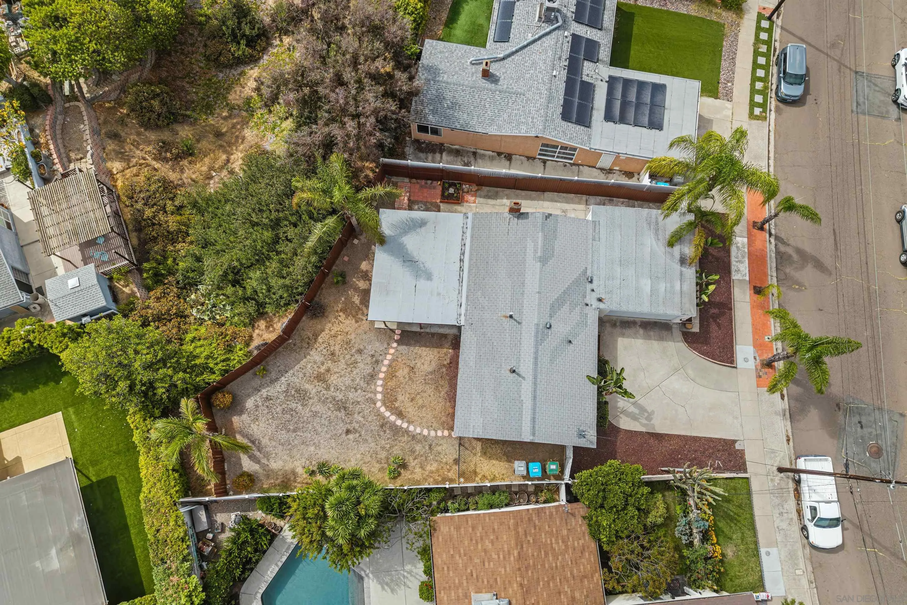 https://cdn.realtyfeed.com/cdn/127/260022833/e66f51bdd218961807582bf2f0922eb9.webp
