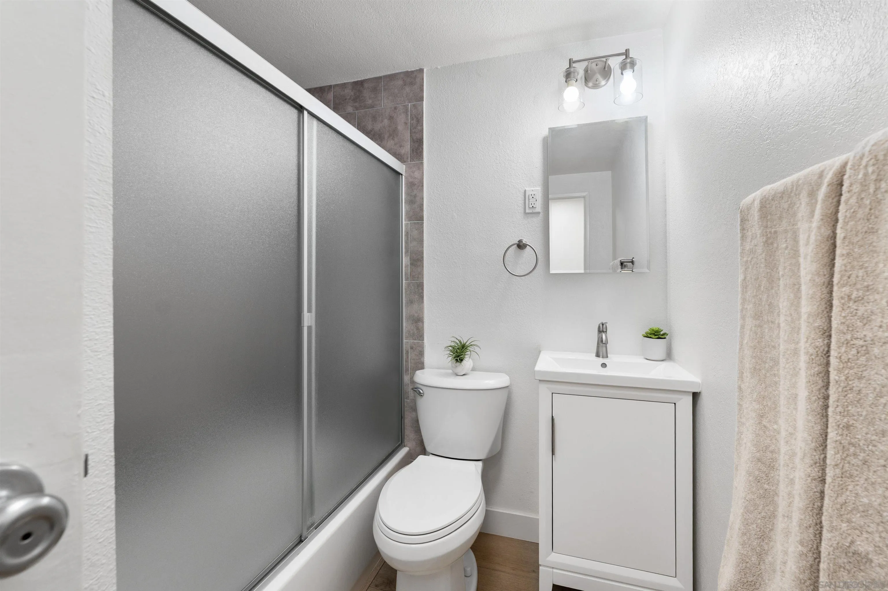 https://cdn.realtyfeed.com/cdn/127/260022833/fe63311bbe067c45b0e418c878fc9e7d.webp
