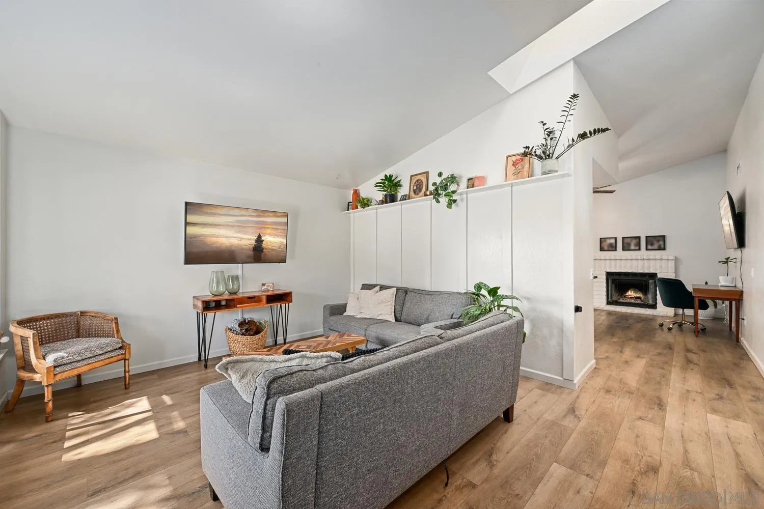 https://cdn.realtyfeed.com/cdn/127/260022834/1b04c3550cca969e2d84bd86a2d8a90d.webp